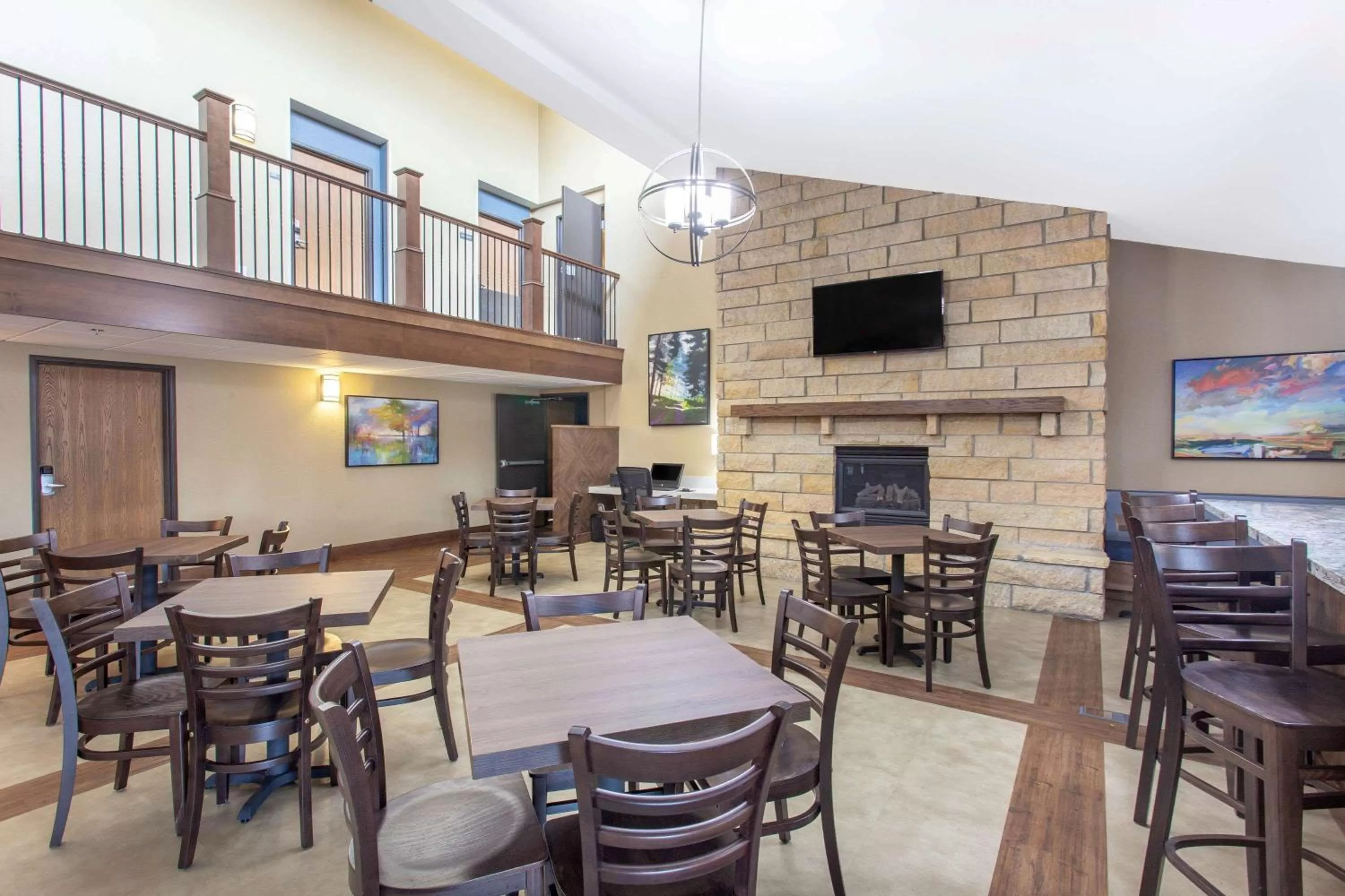 Lobby or reception in AmericInn by Wyndham Mankato Event Center near MSU