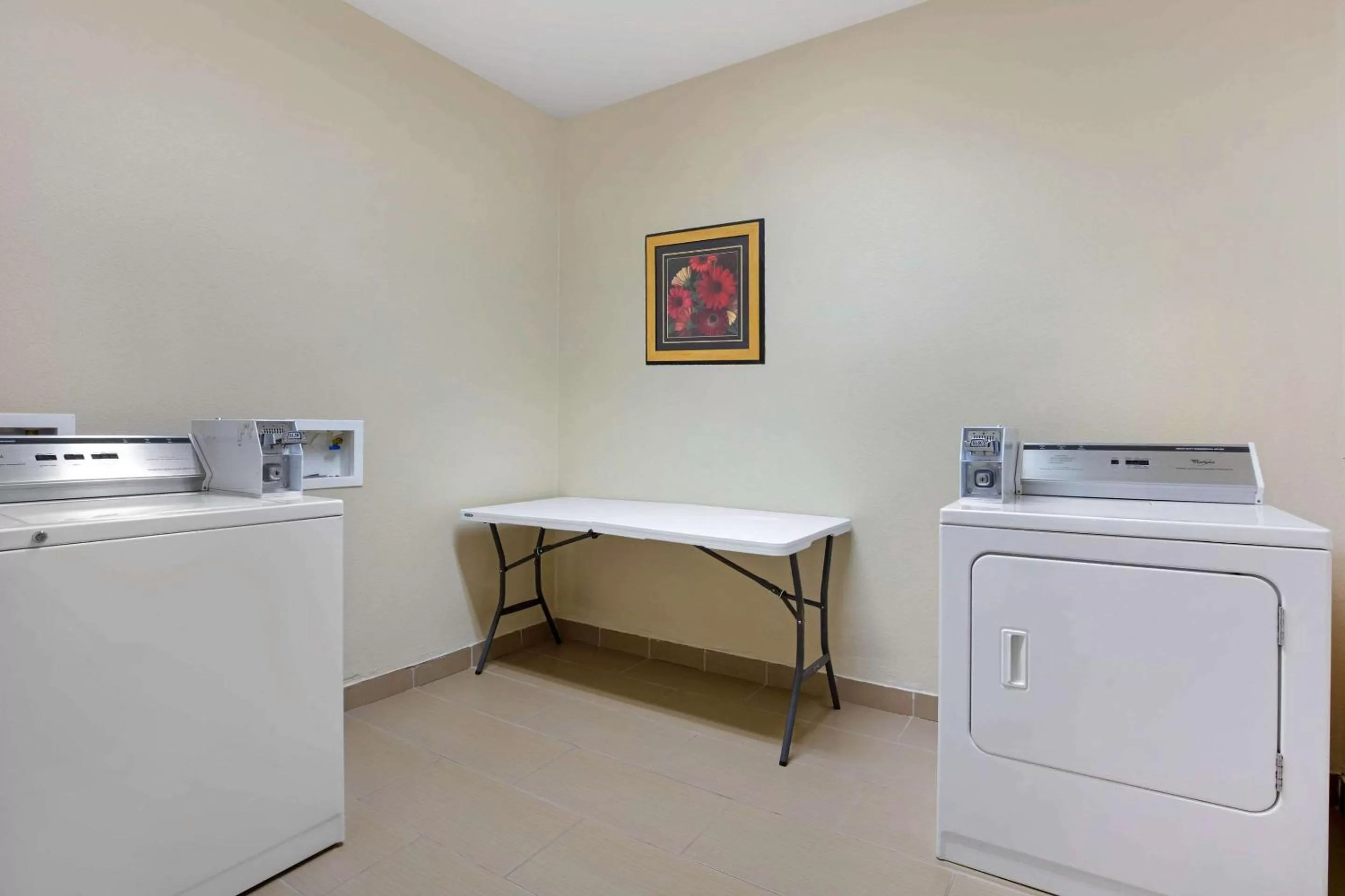 Other in Comfort Inn Willow Springs US 60 and US 63