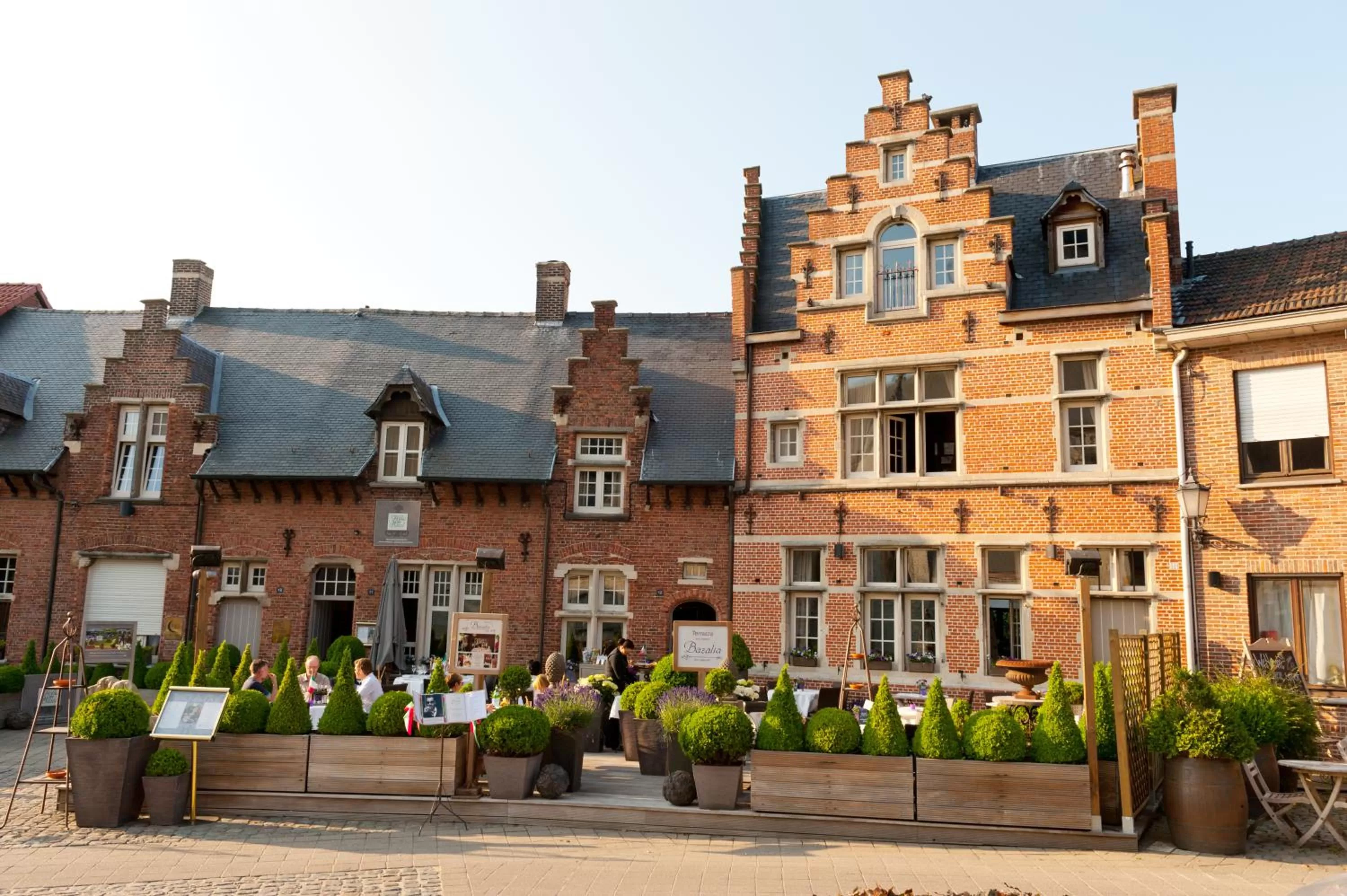 Property building in Suite & B by Hofke van Bazel