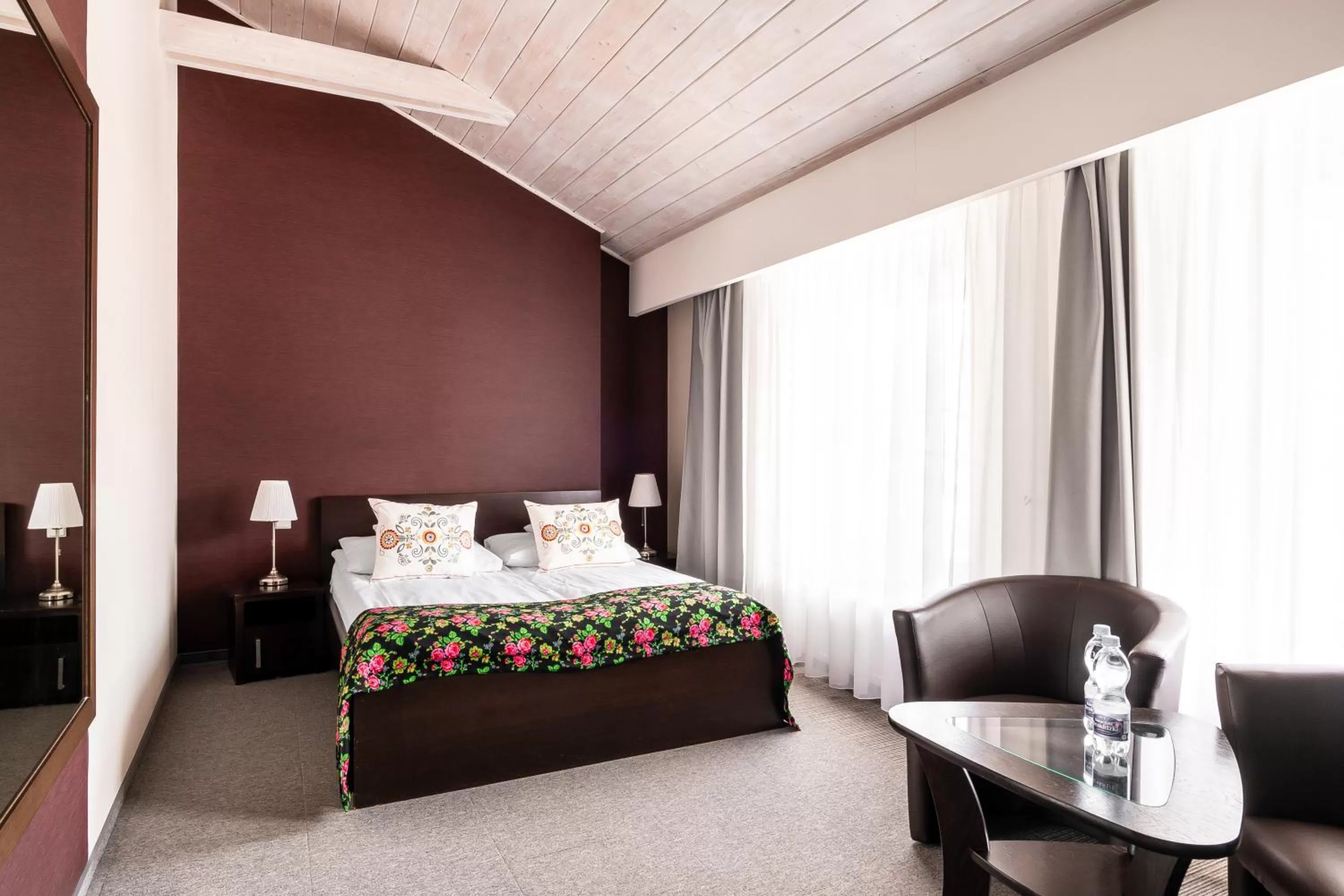 Bedroom, Bed in Rezydencja Sienkiewiczówka