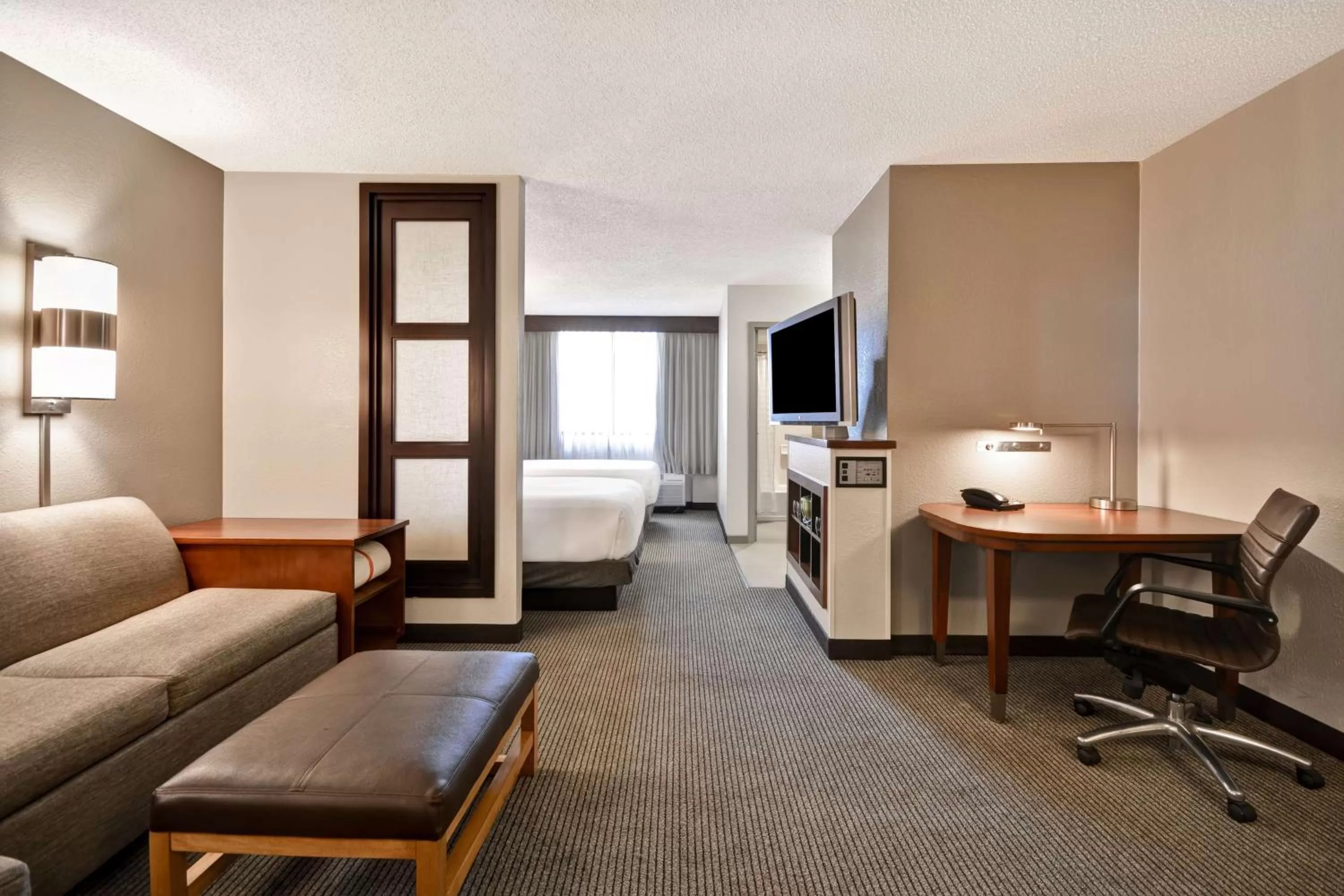 King Room with Sofa and Roll-In Shower - Disability Access in Hyatt Place Miami Airport-West/Doral