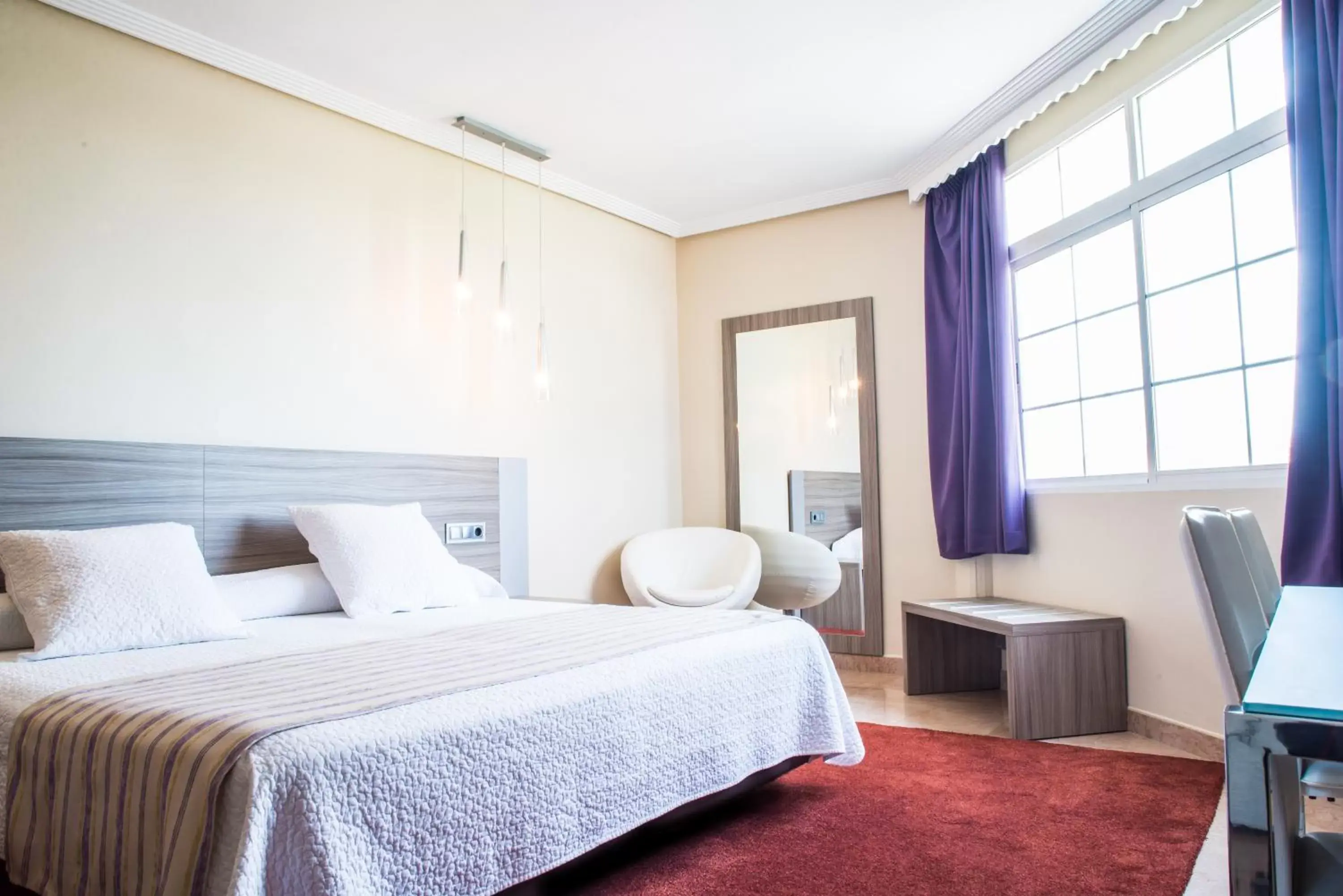 Superior Double Room with Spa Bath in Hospedium Hotel Triana Superior Double Room with Spa Bath in Hospedium Hotel Triana