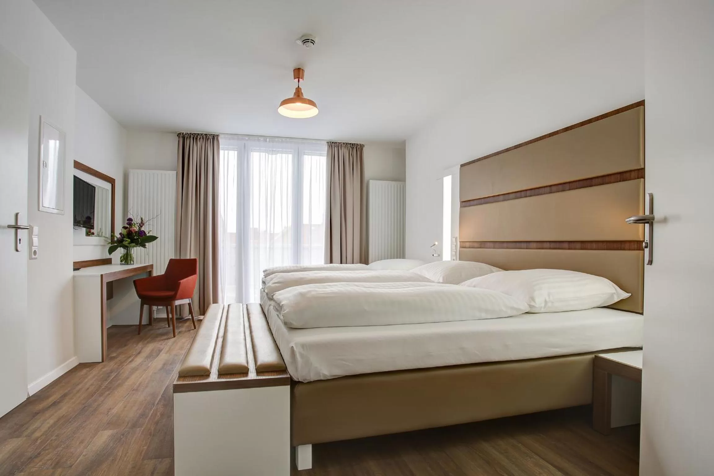 Photo of the whole room, Bed in Boutique 030 Hannover-City