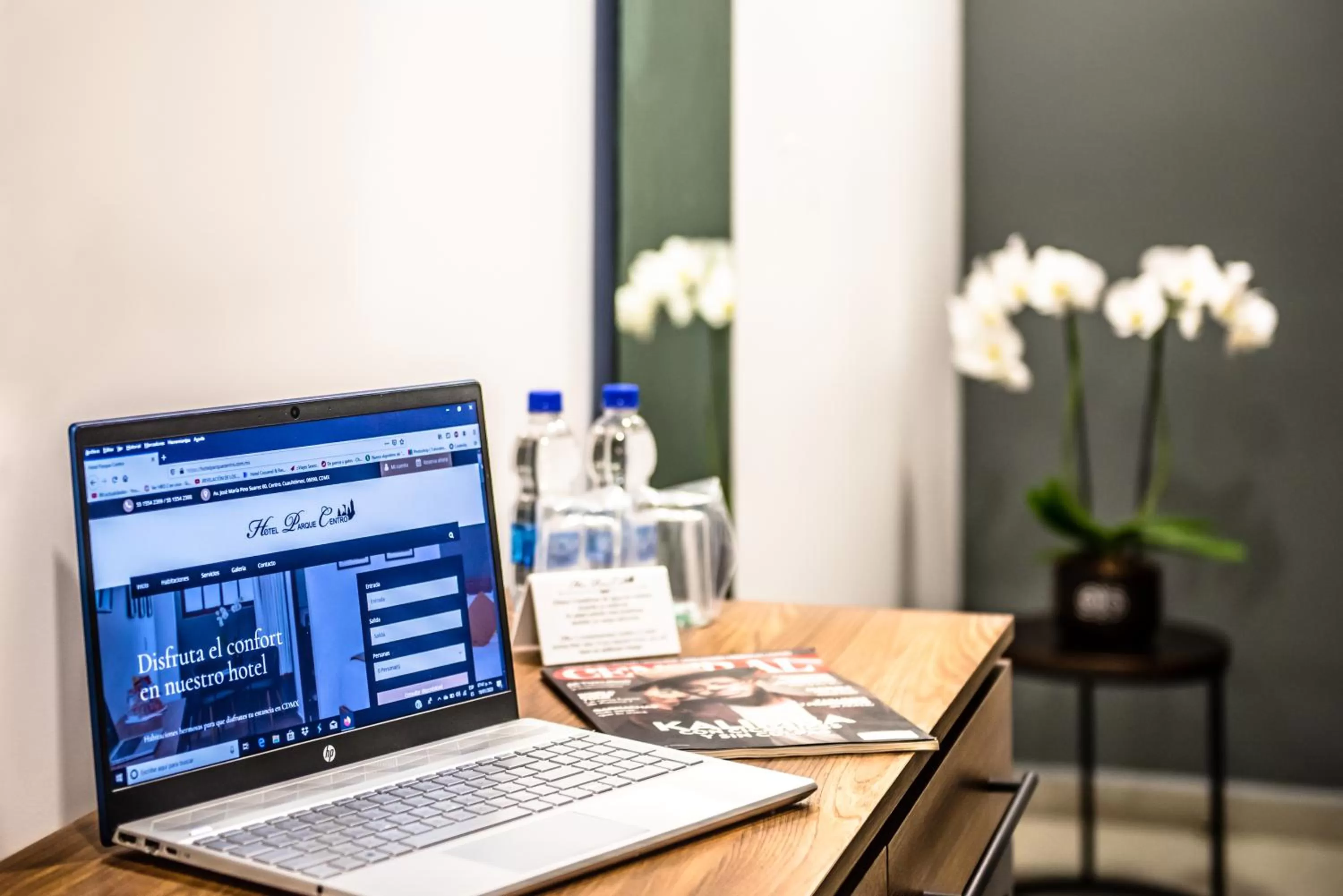 View (from property/room), TV/Entertainment Center in Hotel Boutique Parque Centro