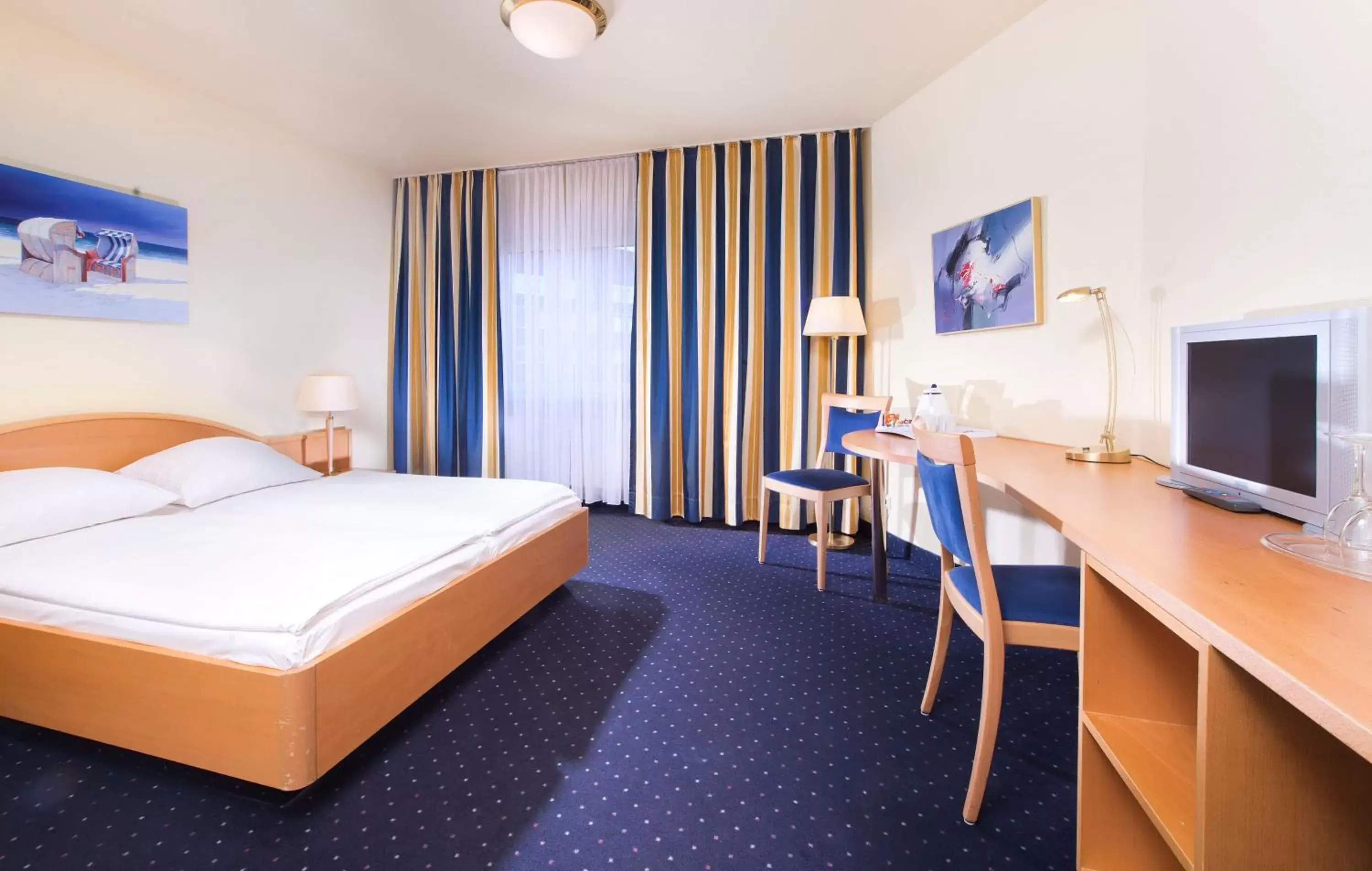 Double or Twin Room in Tryp by Wyndham Luebeck Aquamarin Double or Twin Room in Tryp by Wyndham Luebeck Aquamarin