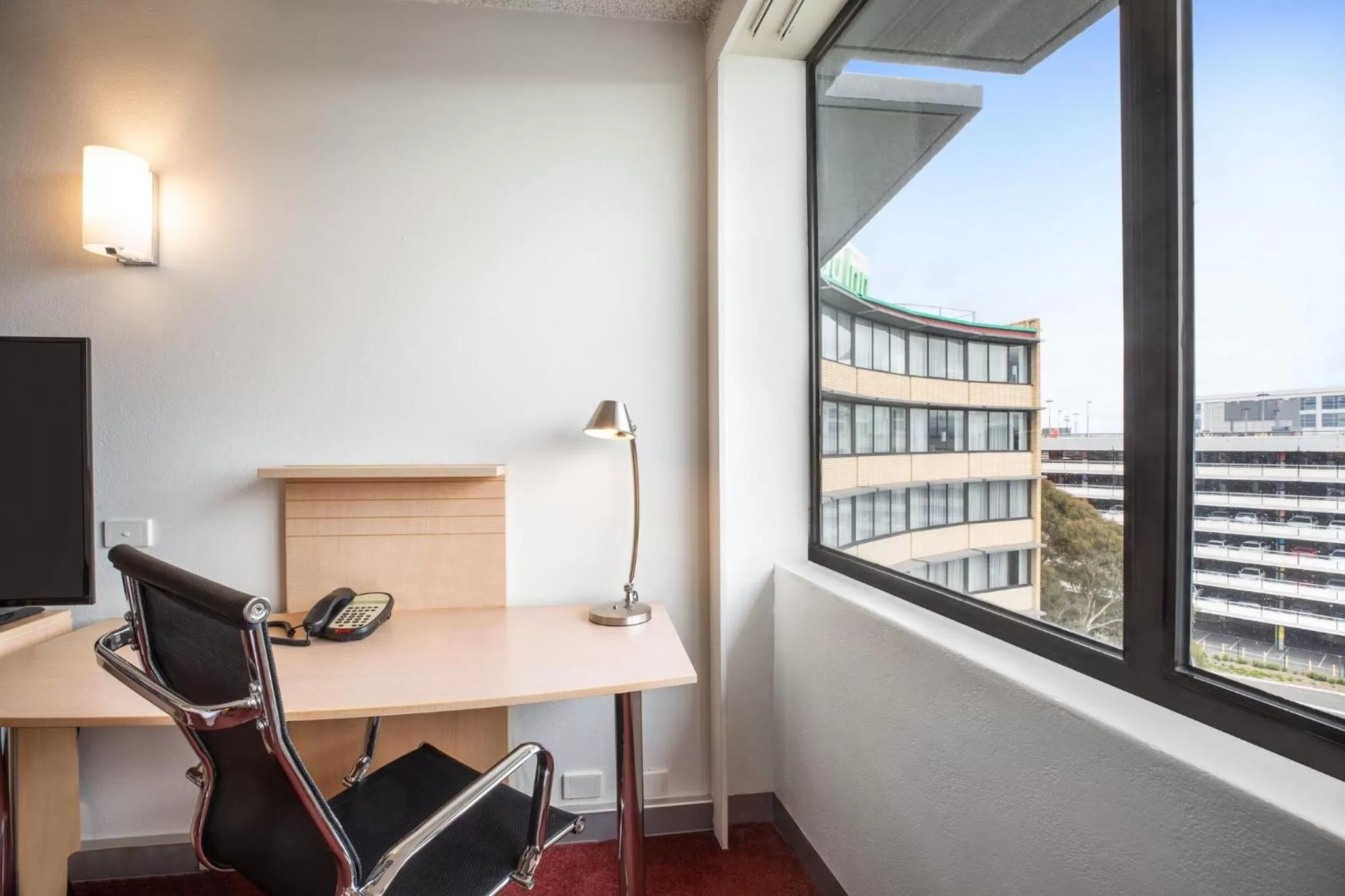 Photo of the whole room in Holiday Inn Melbourne Airport by IHG