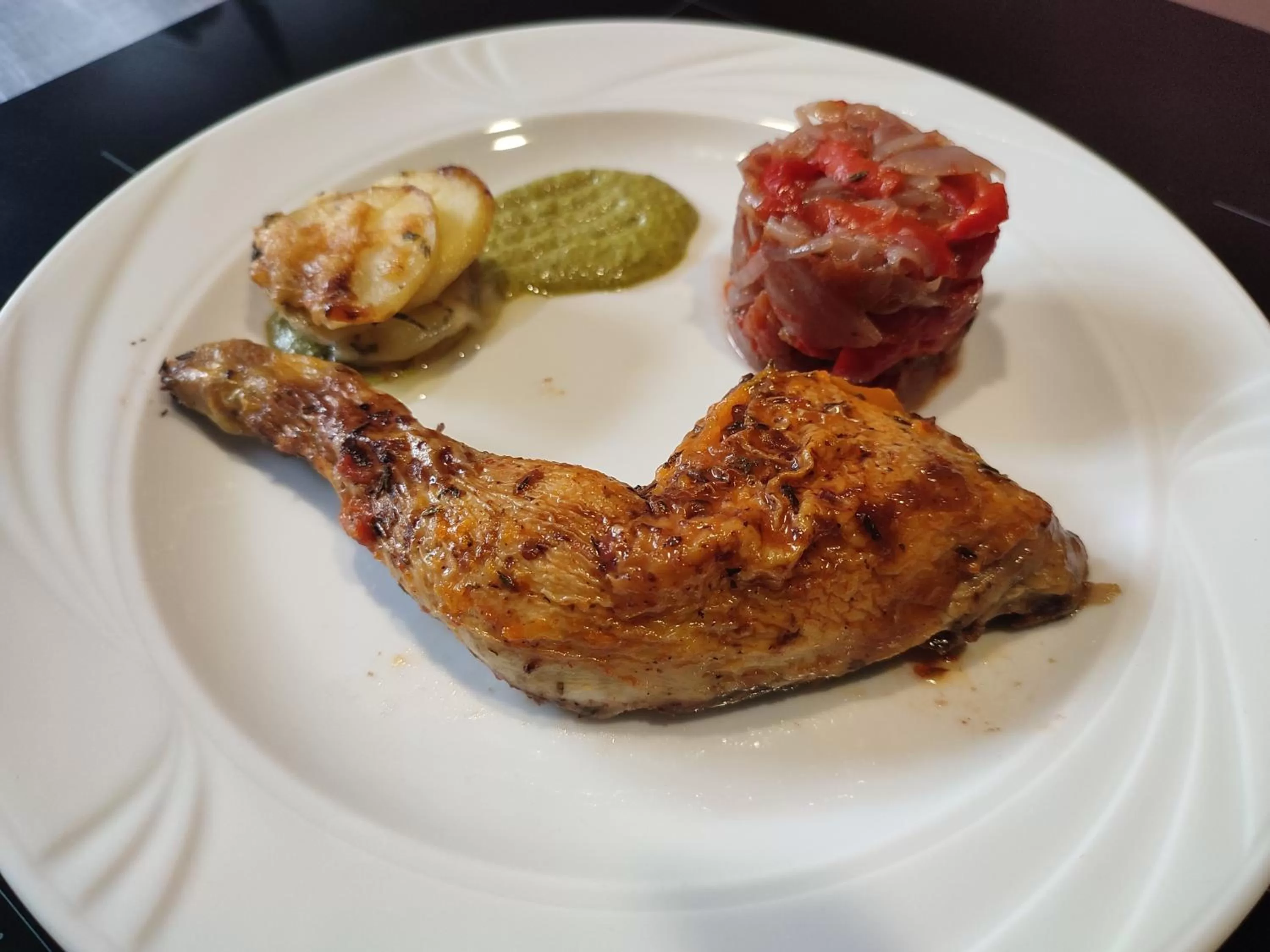 Restaurant/places to eat, Food in Château Saint-Martin