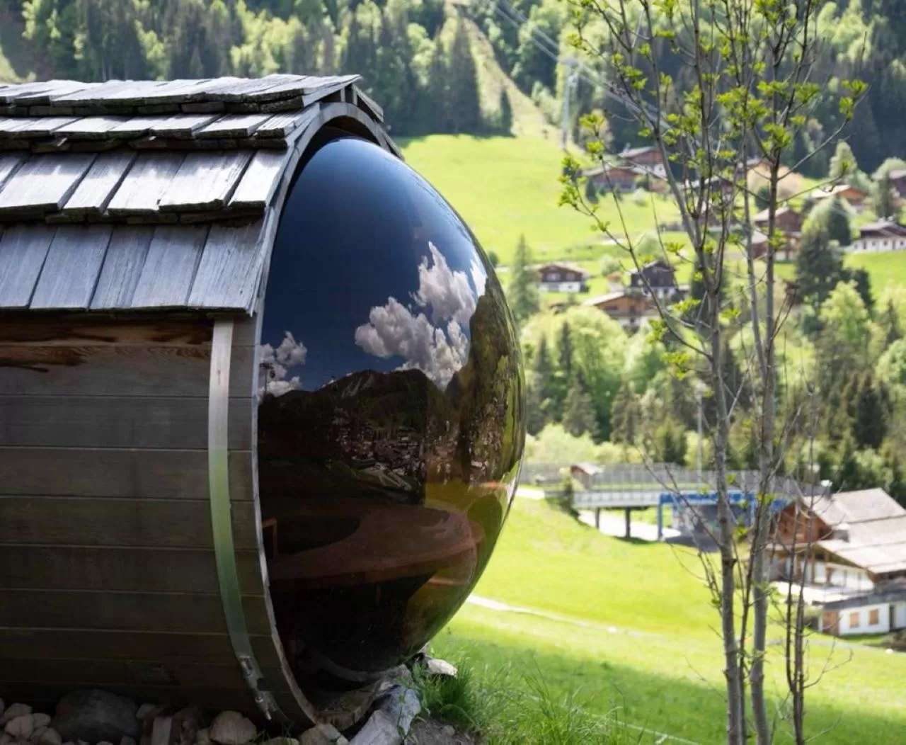 Property building in La Ferme