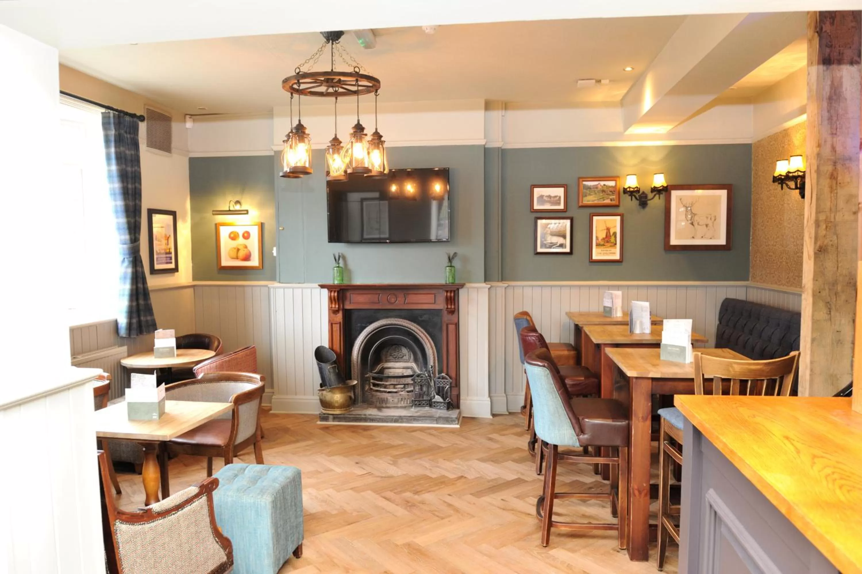 Restaurant/places to eat in White Hart by Chef & Brewer Collection