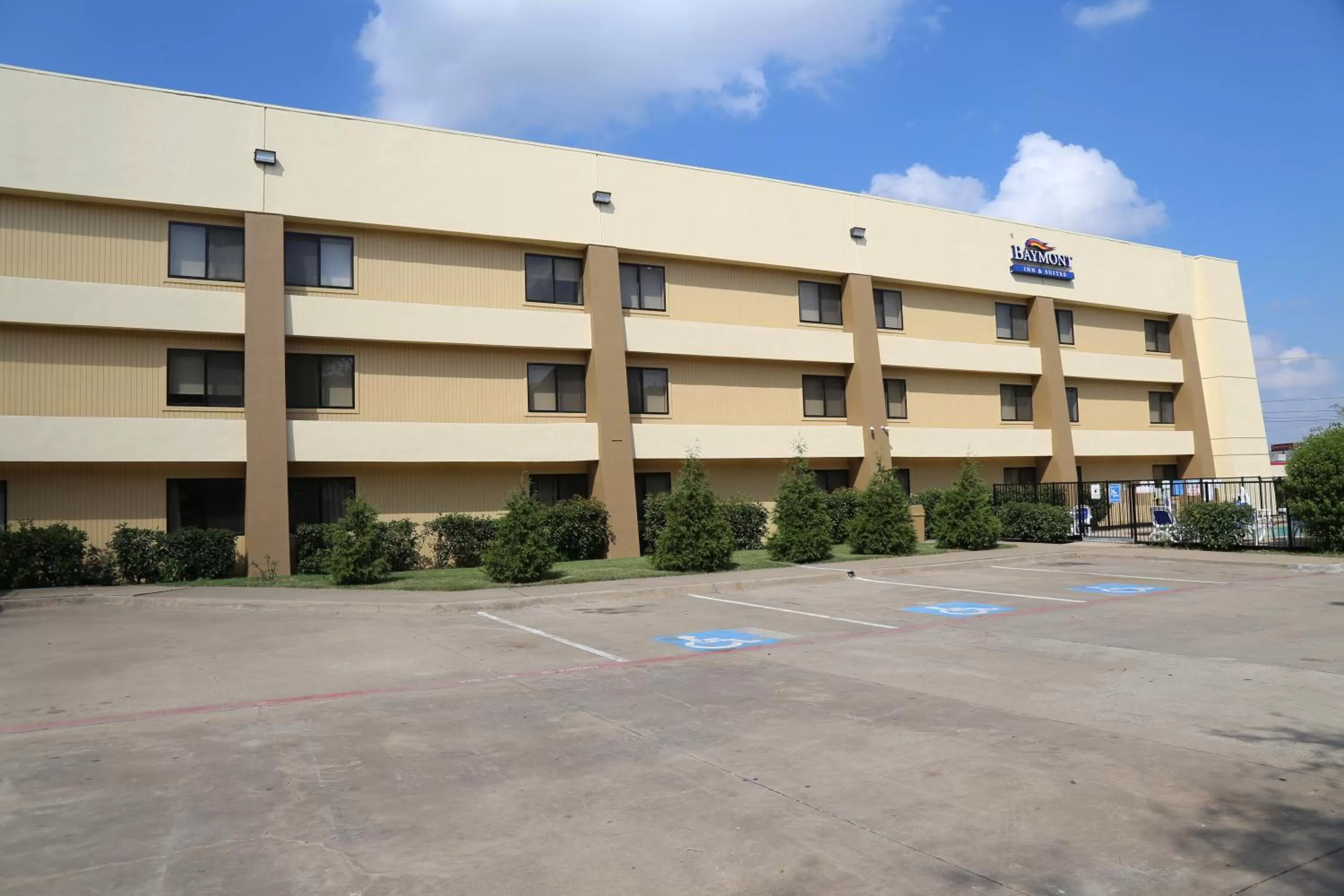 Property building in Baymont by Wyndham Plano