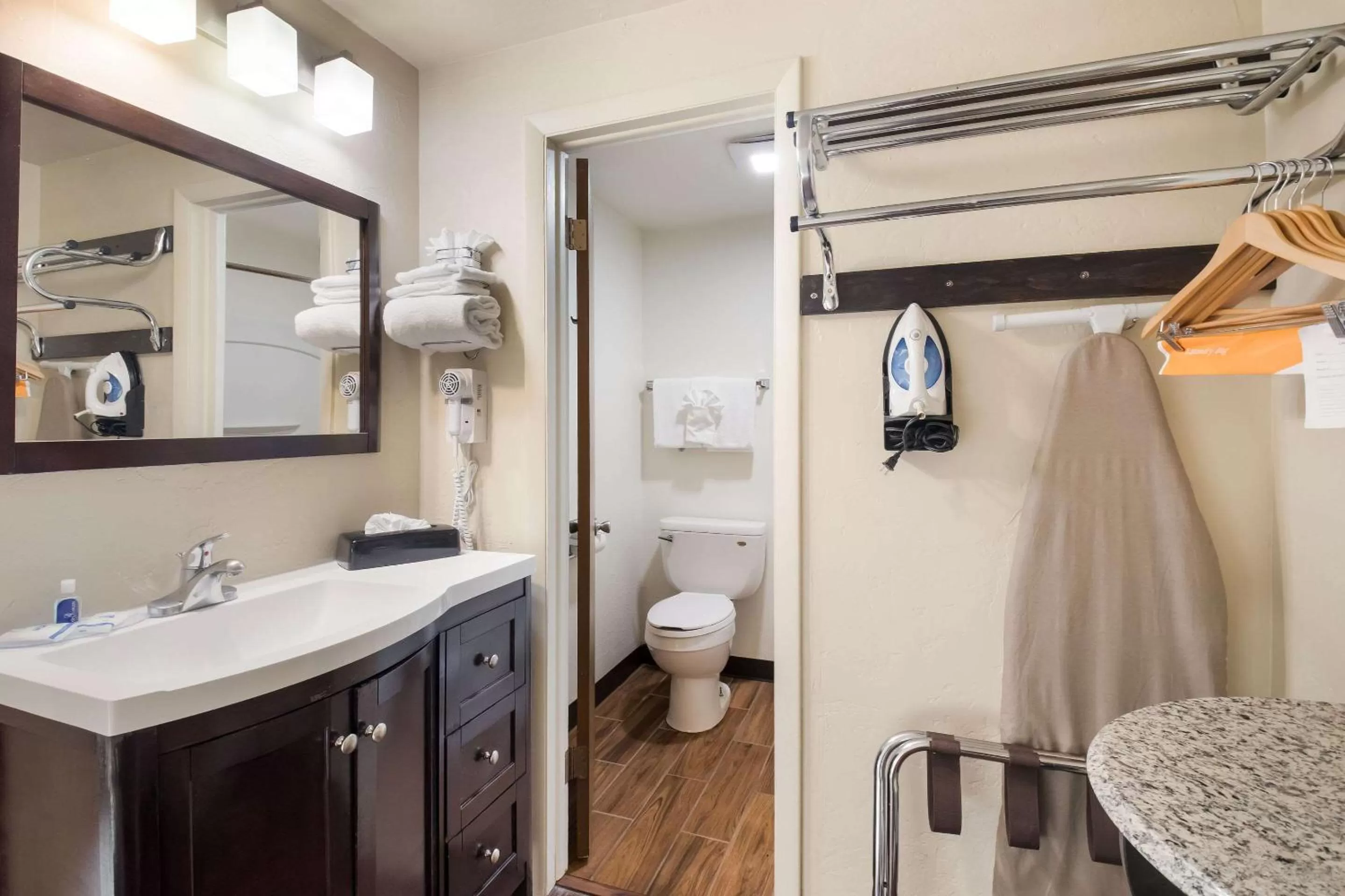 Bedroom in Rodeway Inn Fort Morgan