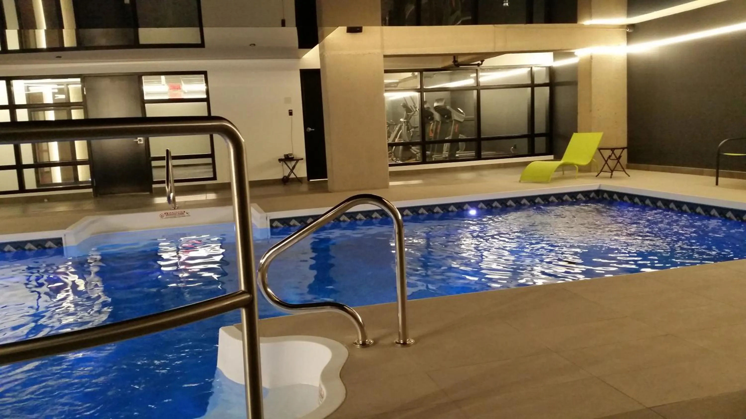 Swimming pool in Grand Times Hotel Drummondville