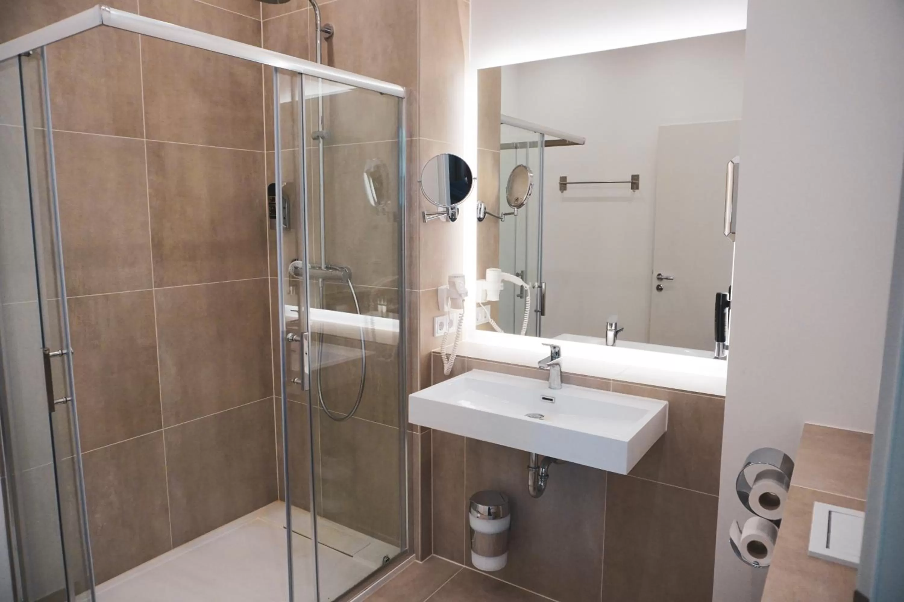 Bathroom in The Monument Hotel - BW Signature Collection