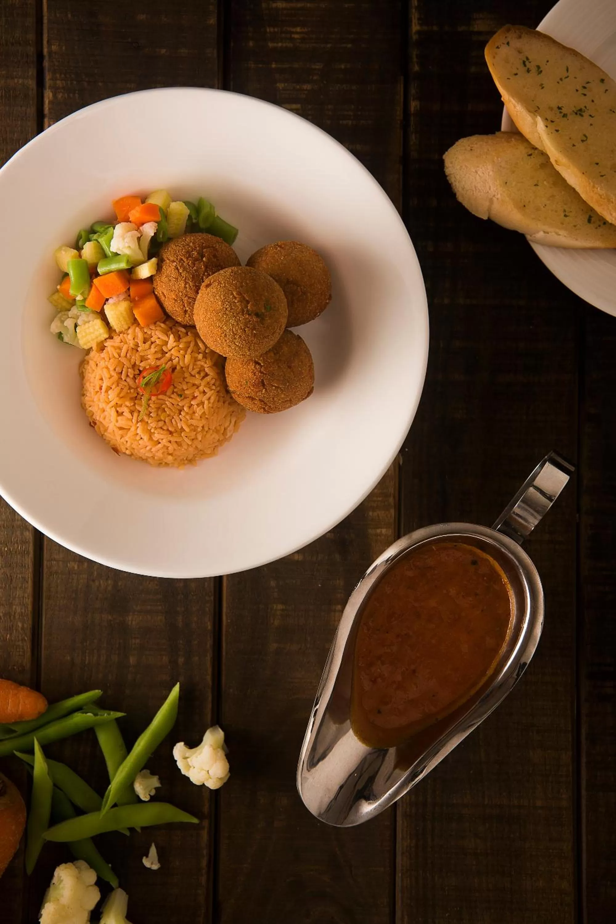 Food in White Lotus Hotel