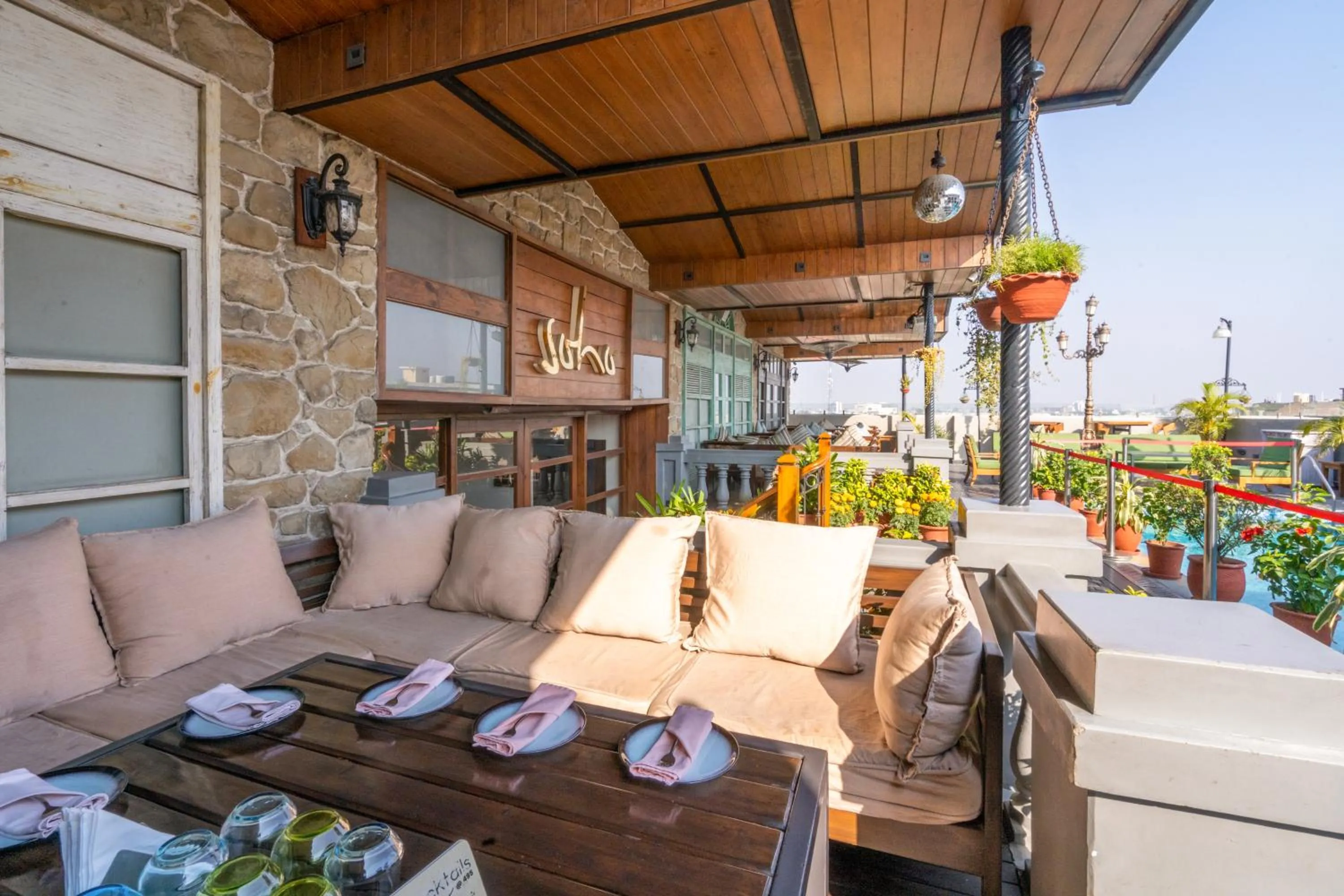 Restaurant/places to eat in Best Western Merrion