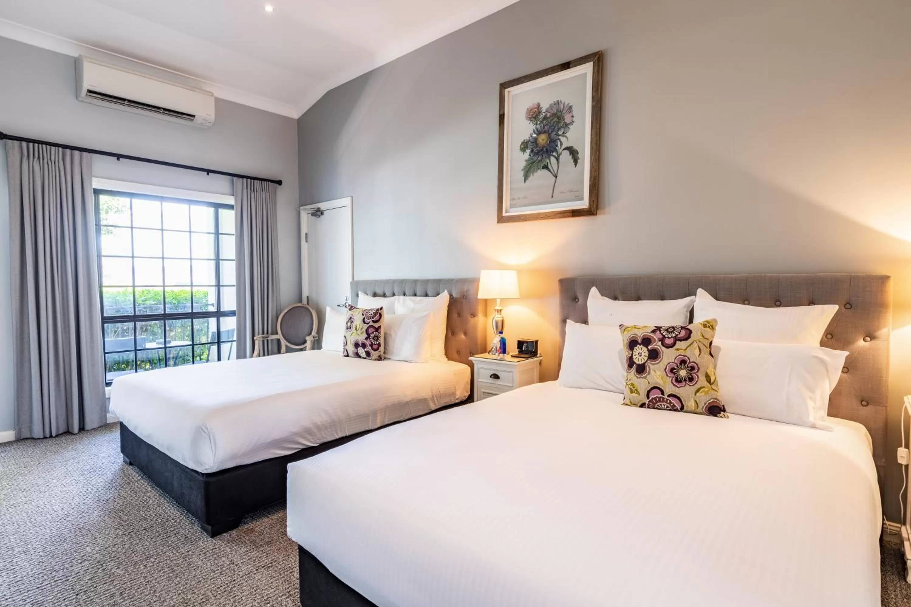 Bedroom, Bed in Camden Valley Inn