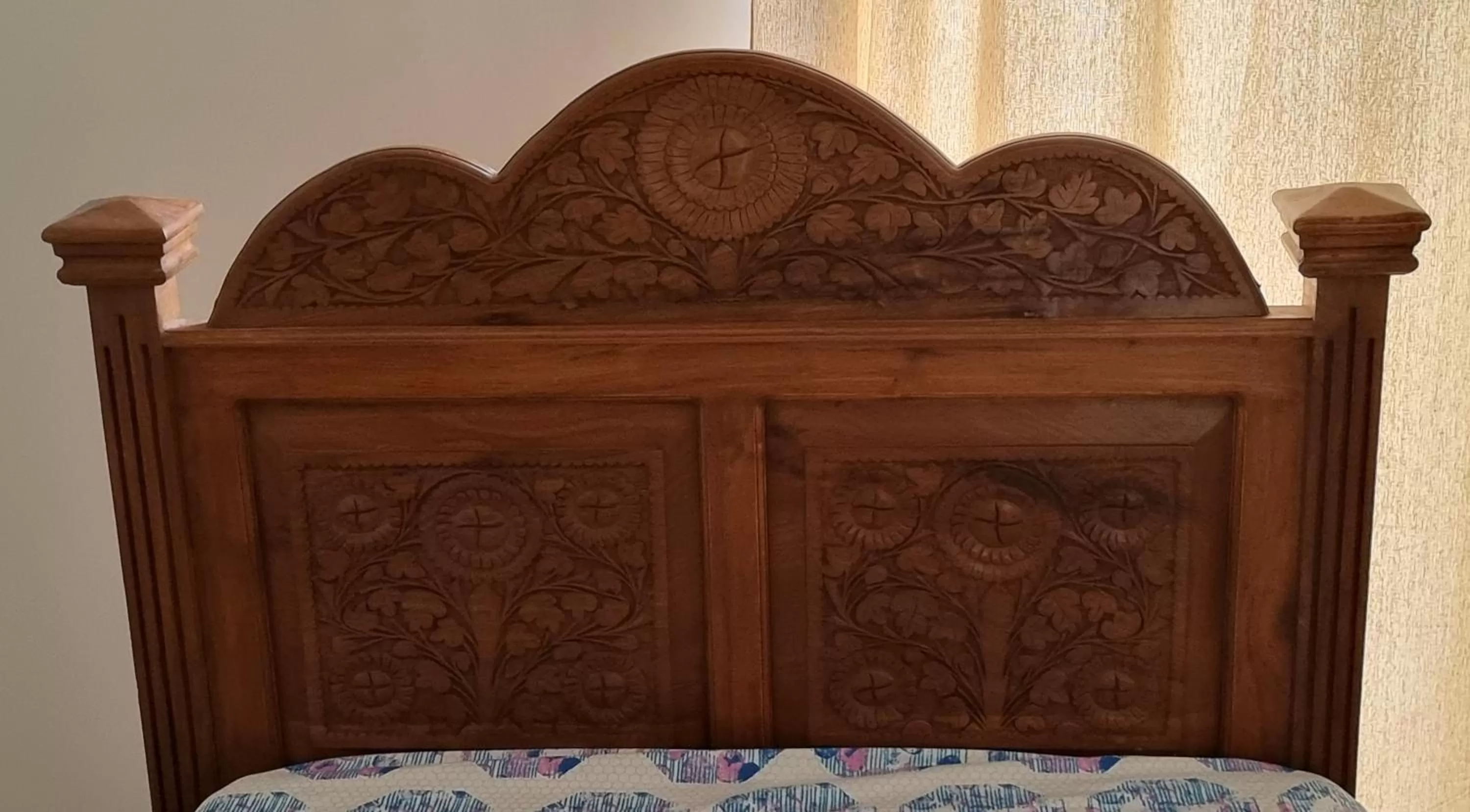 Bed in Srinagar Homes