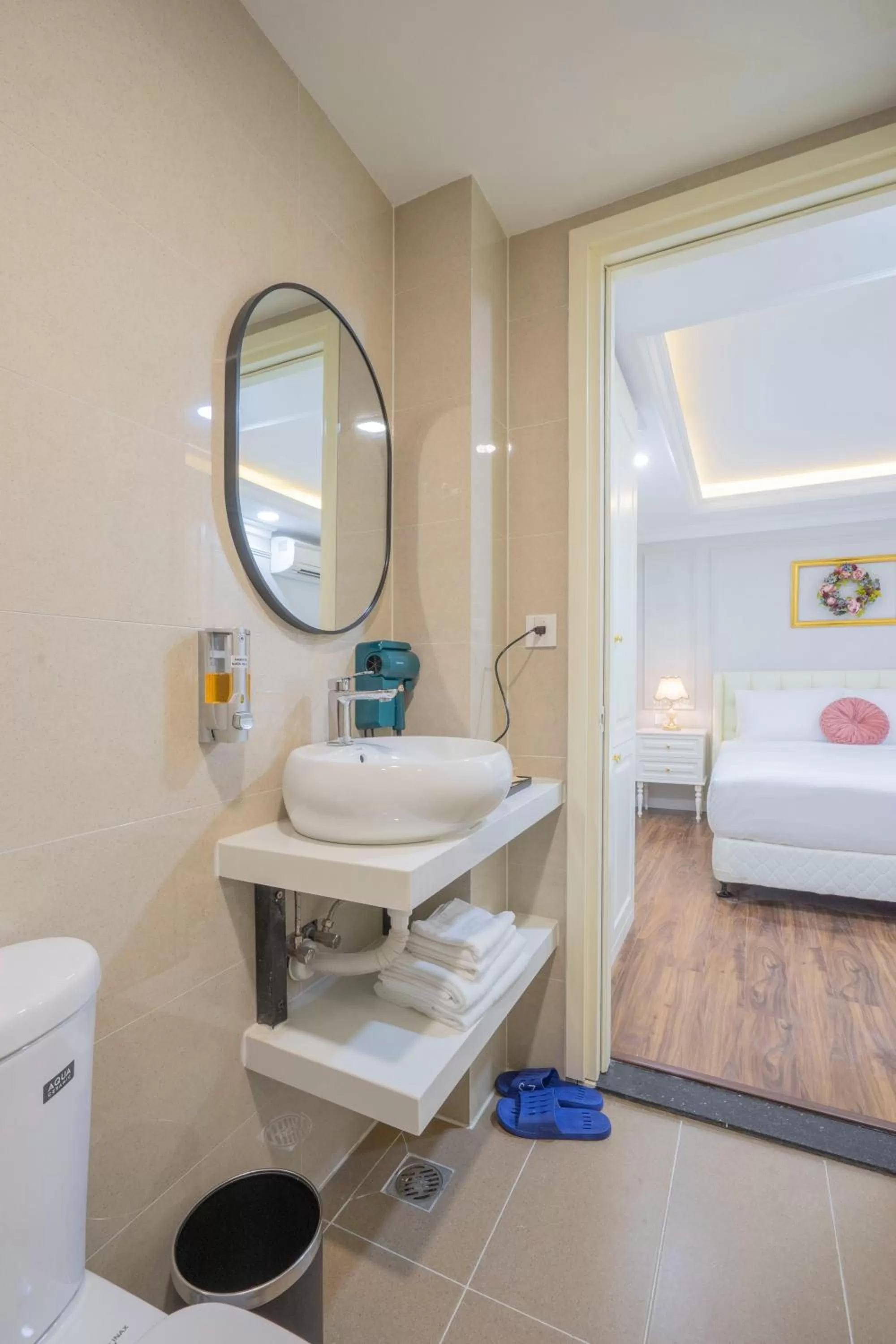 Toilet, Bathroom in SAZI HOTEL - BÙI THỊ XUÂN