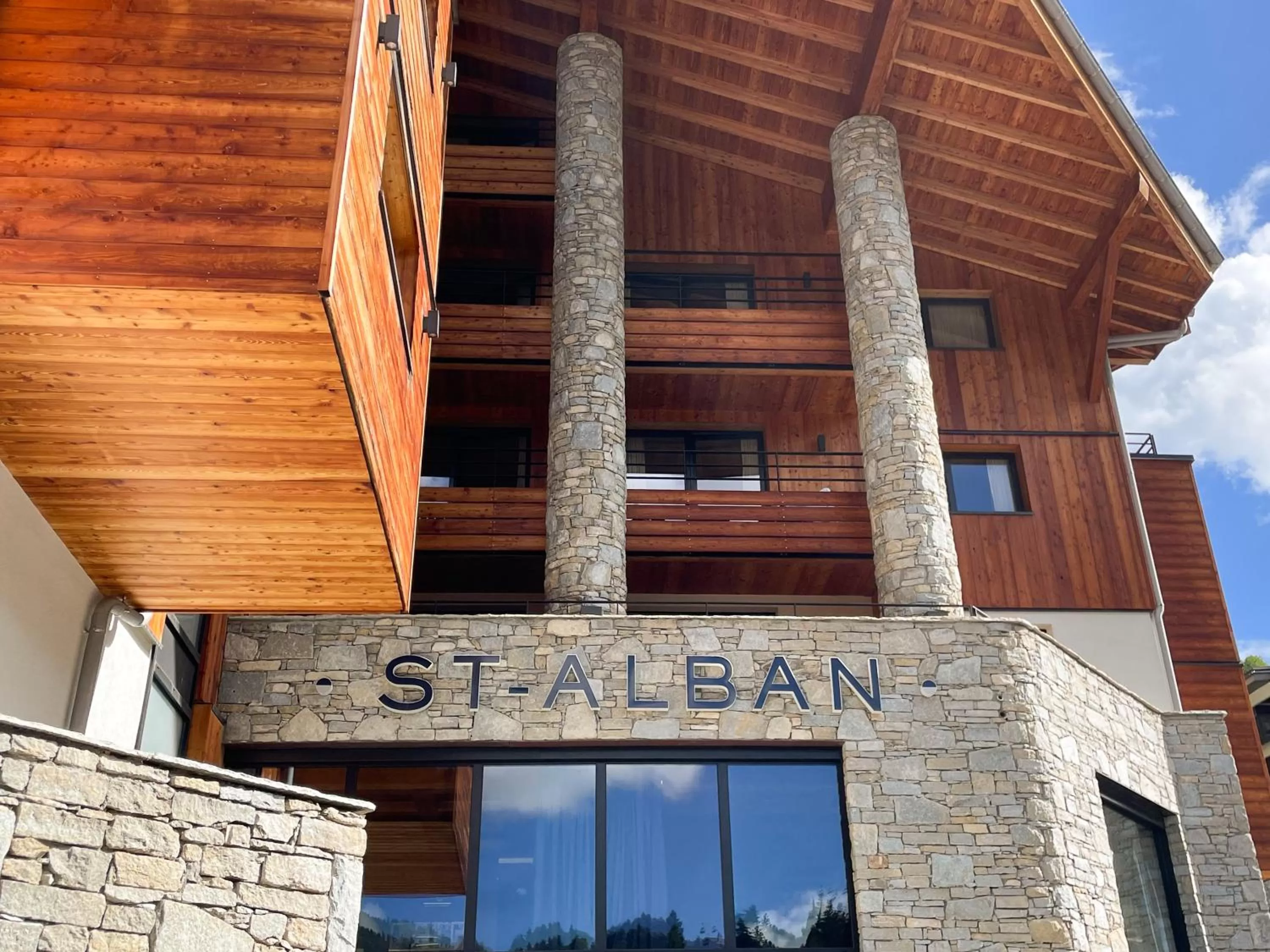Property building in St-Alban Hotel & Spa