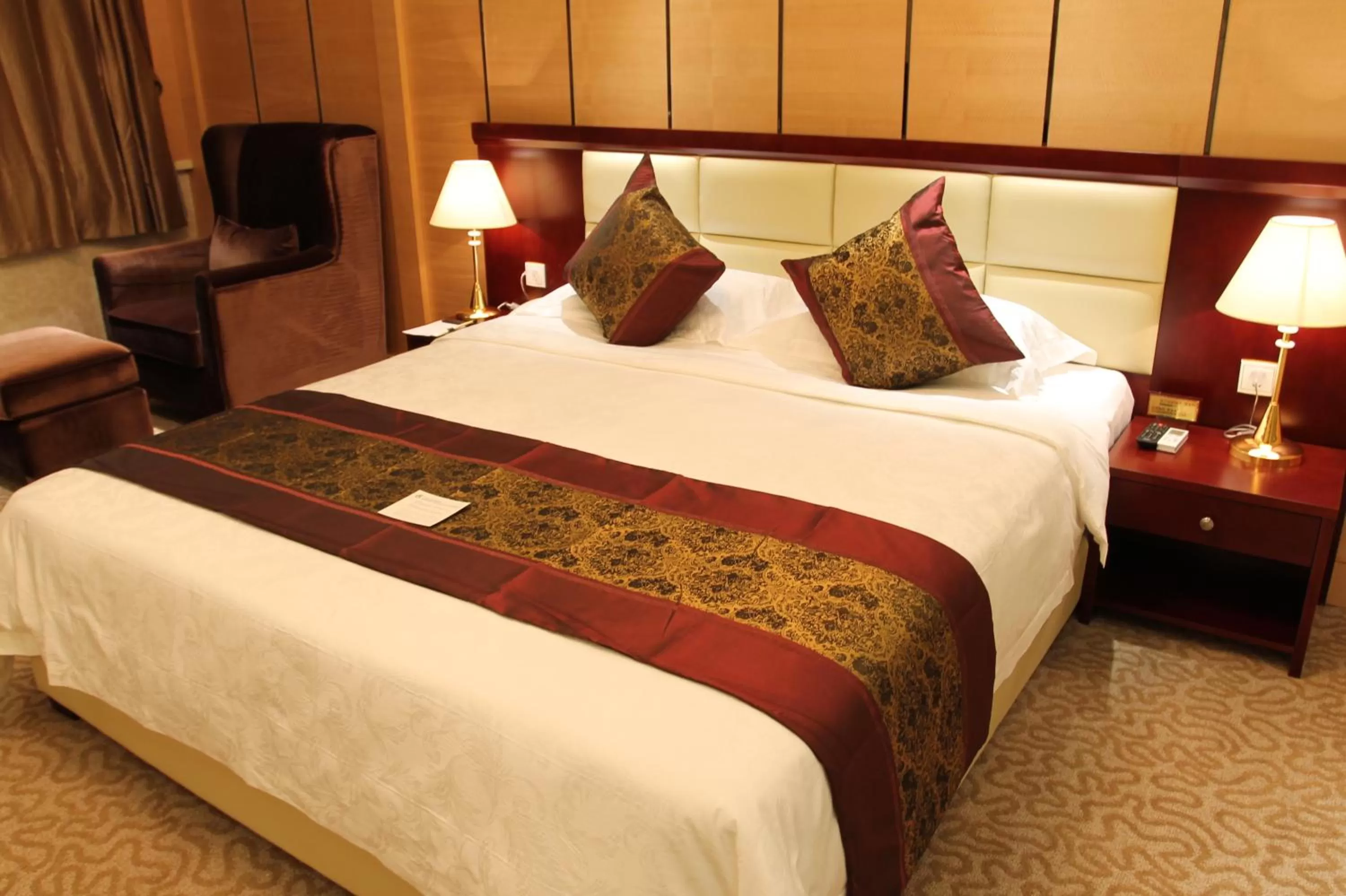 Bedroom, Bed in Sogecoa Golden Peacock