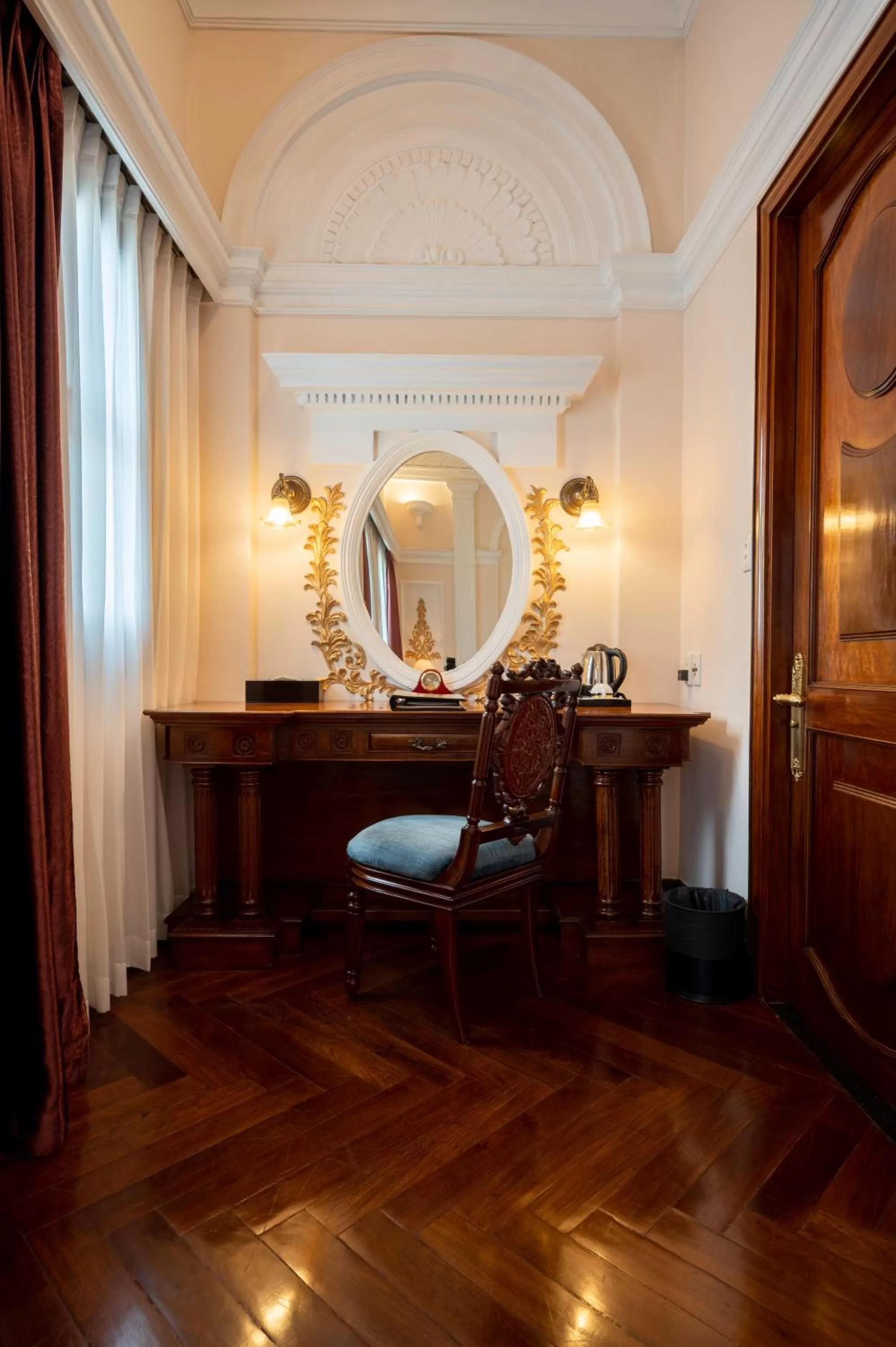 Seating area in Hotel Majestic Saigon
