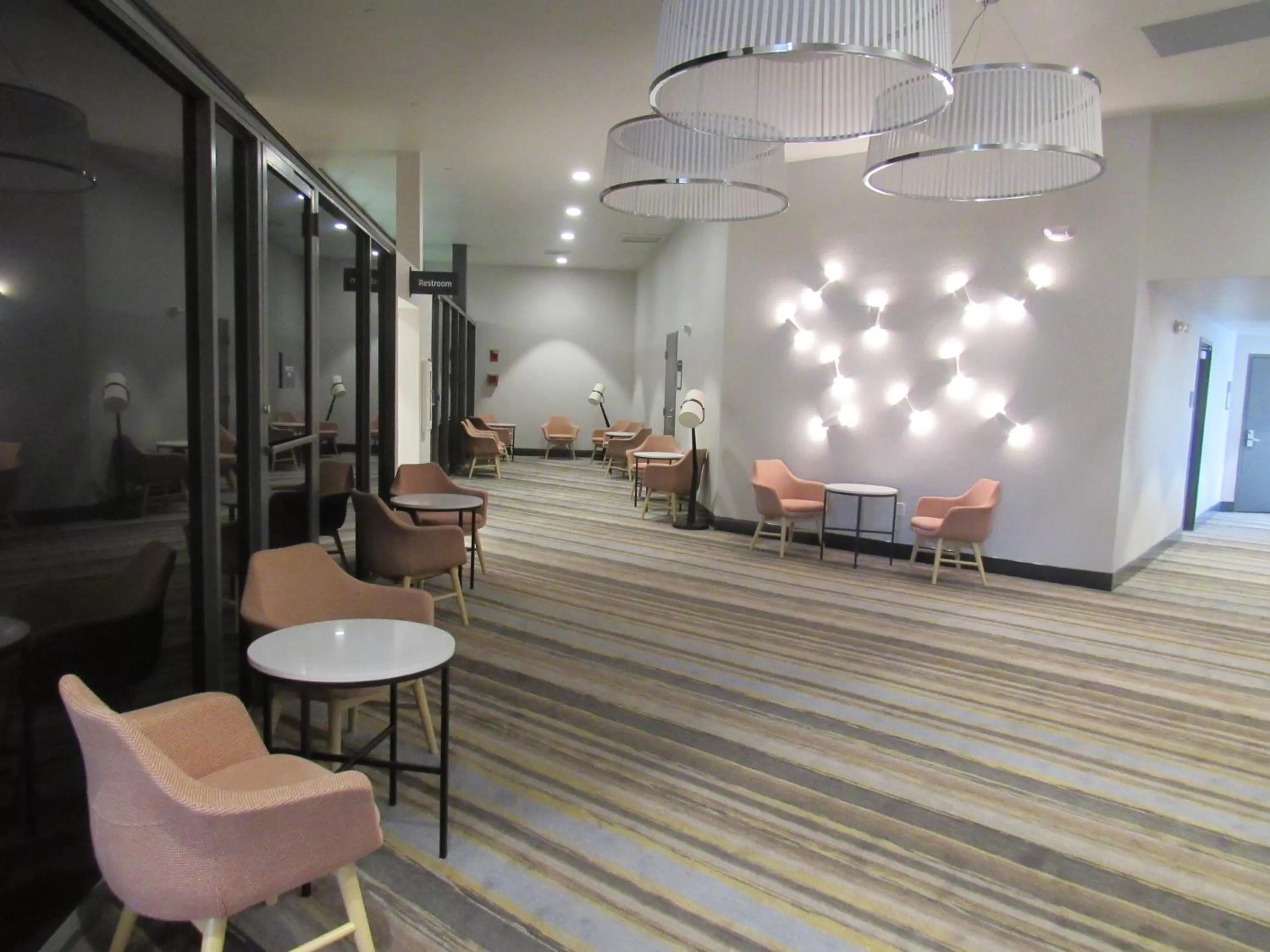 Lobby or reception in Holiday Inn Orlando International Dr-ICON by IHG