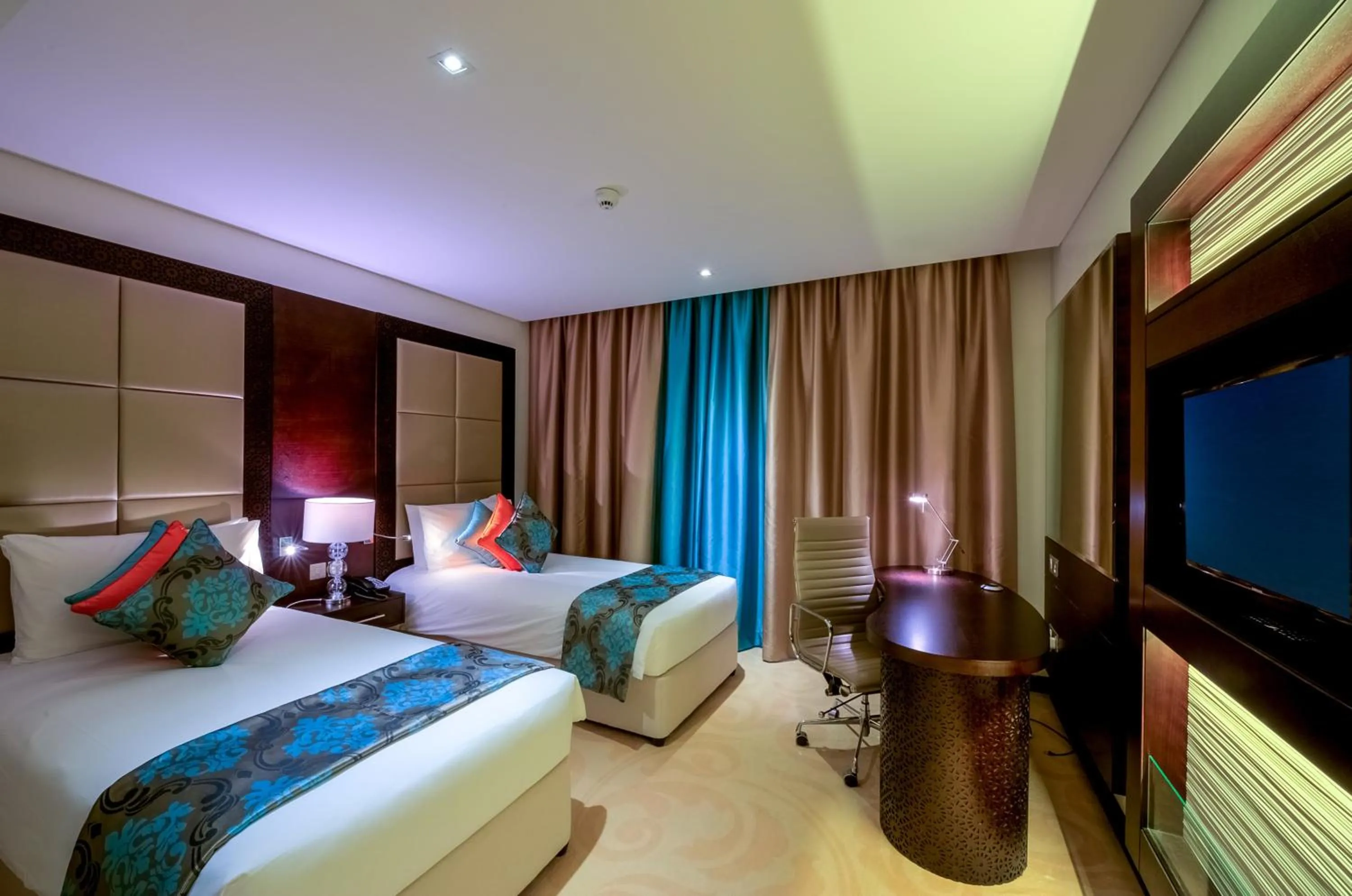 Photo of the whole room, Bed in Holiday Inn Muscat AlSeeb by IHG