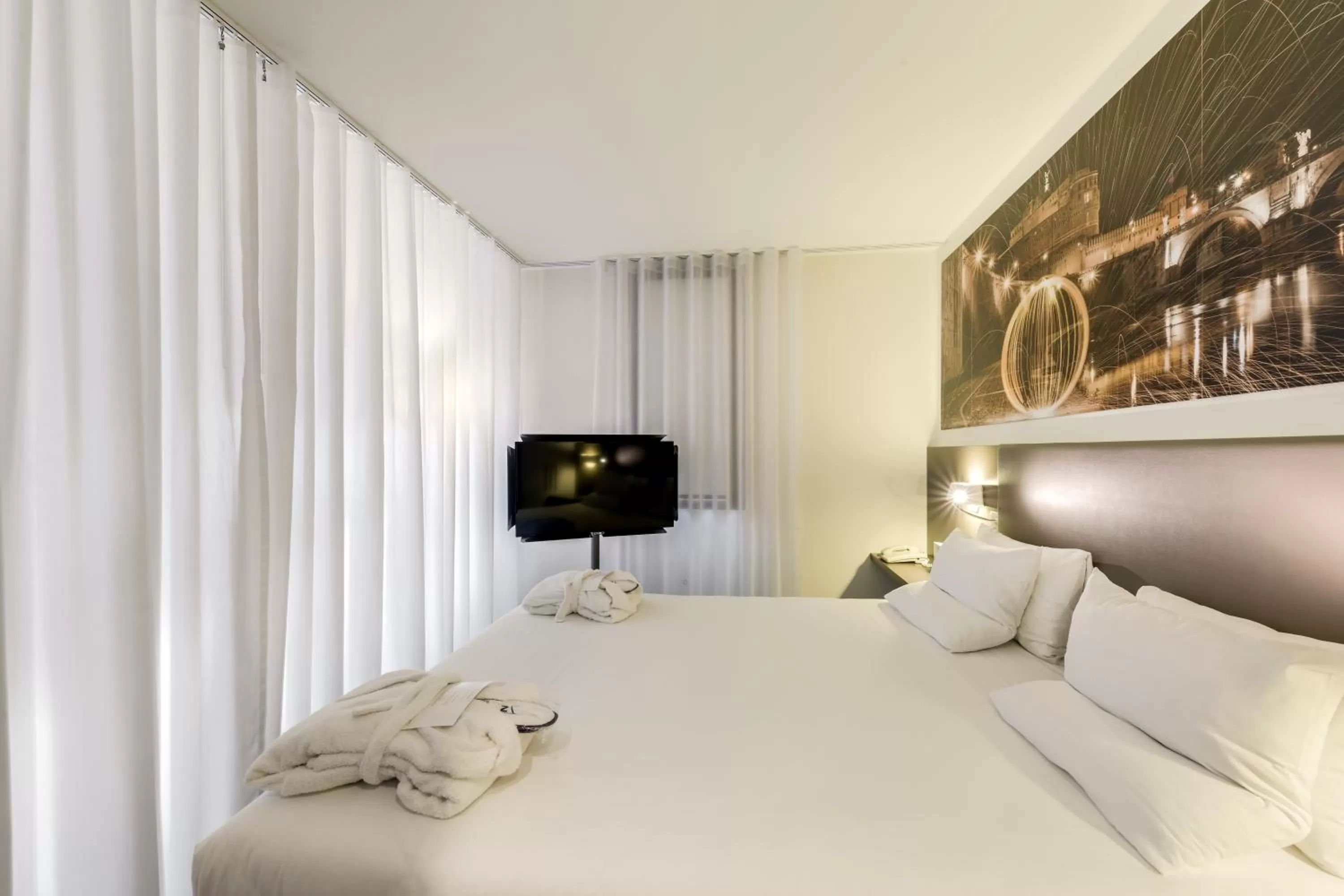 Photo of the whole room, Bed in Novotel Suites Paris CDG Airport Villepinte