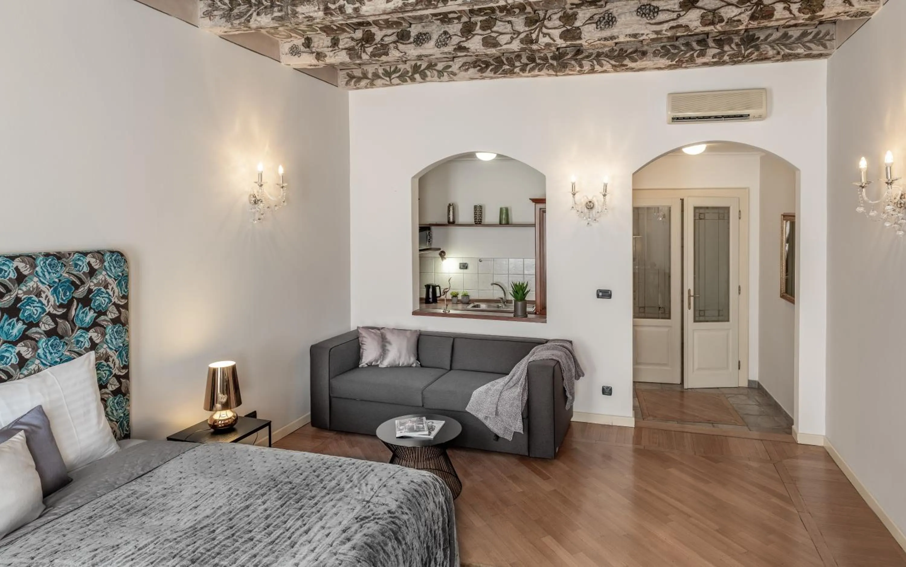 Bedroom, Bed in Chateau 9 Apartments by Adrez