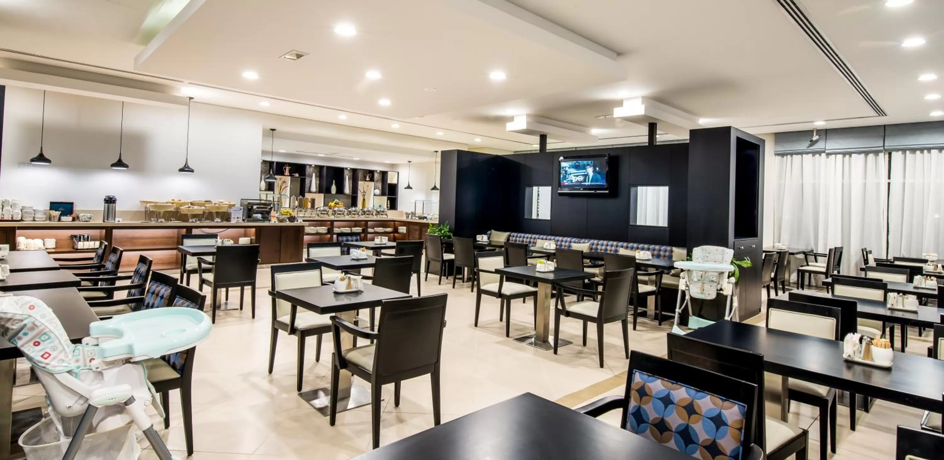 Restaurant/places to eat in Holiday Inn Express Dubai, Jumeirah by IHG