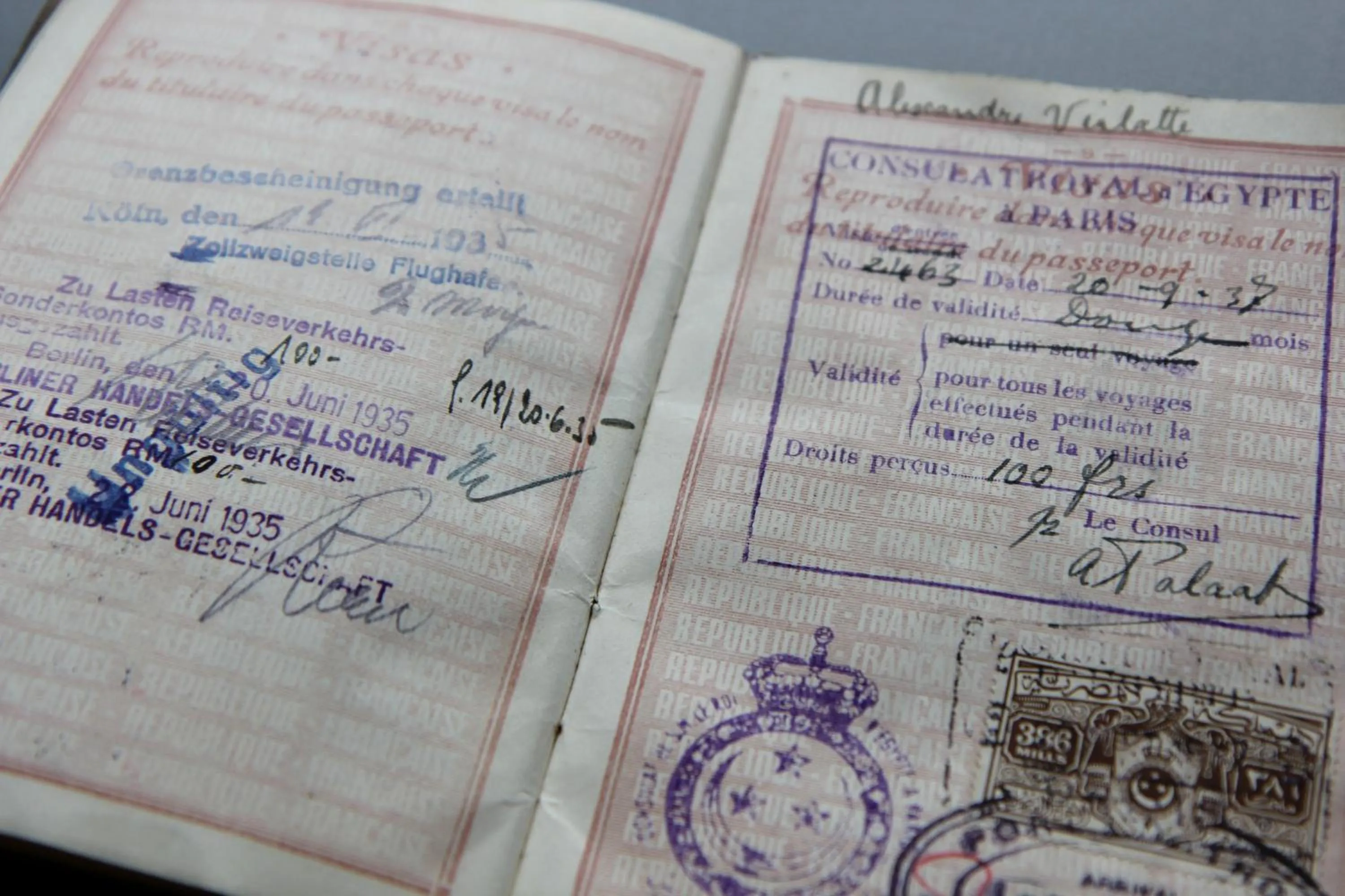 Decorative detail in Hotel Litteraire Alexandre Vialatte, BW Signature Collection