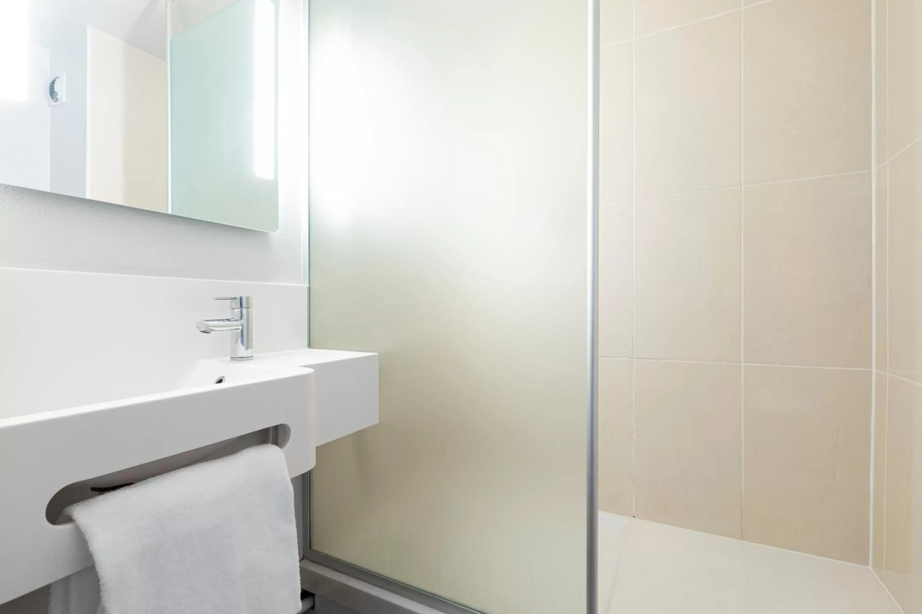 Standard Twin Room in B&B HOTEL Lyon Centre Monplaisir Standard Twin Room in B&B HOTEL Lyon Centre Monplaisir