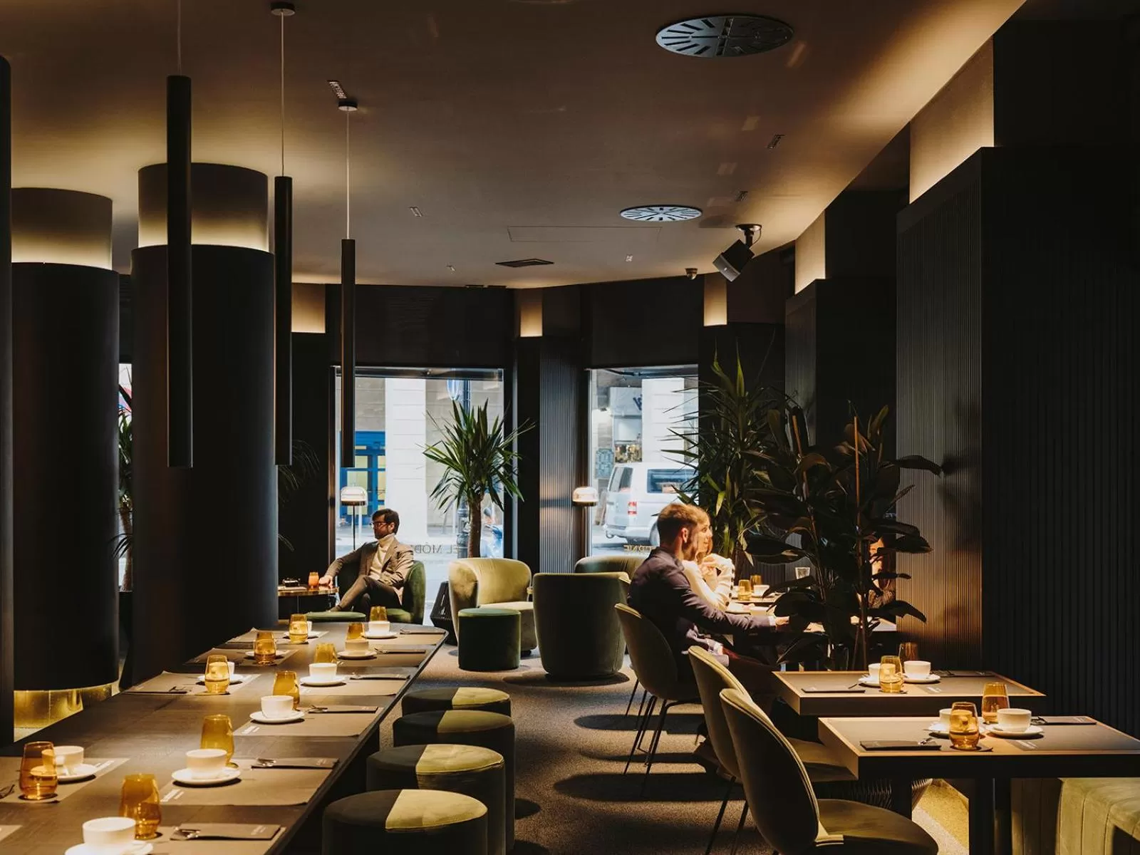 Drinks in El Môderne Hotel