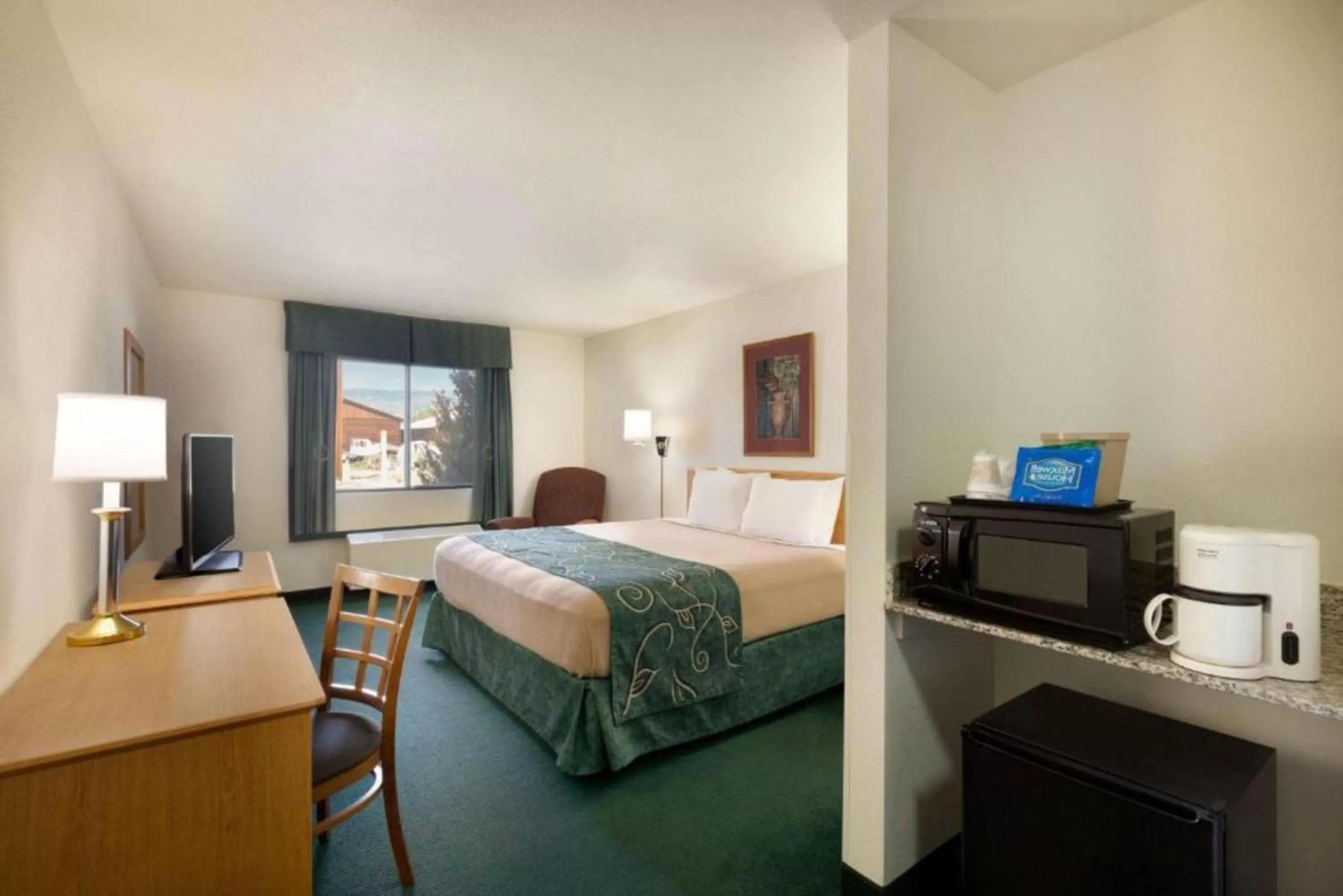 Bed in Travelodge by Wyndham Yampa