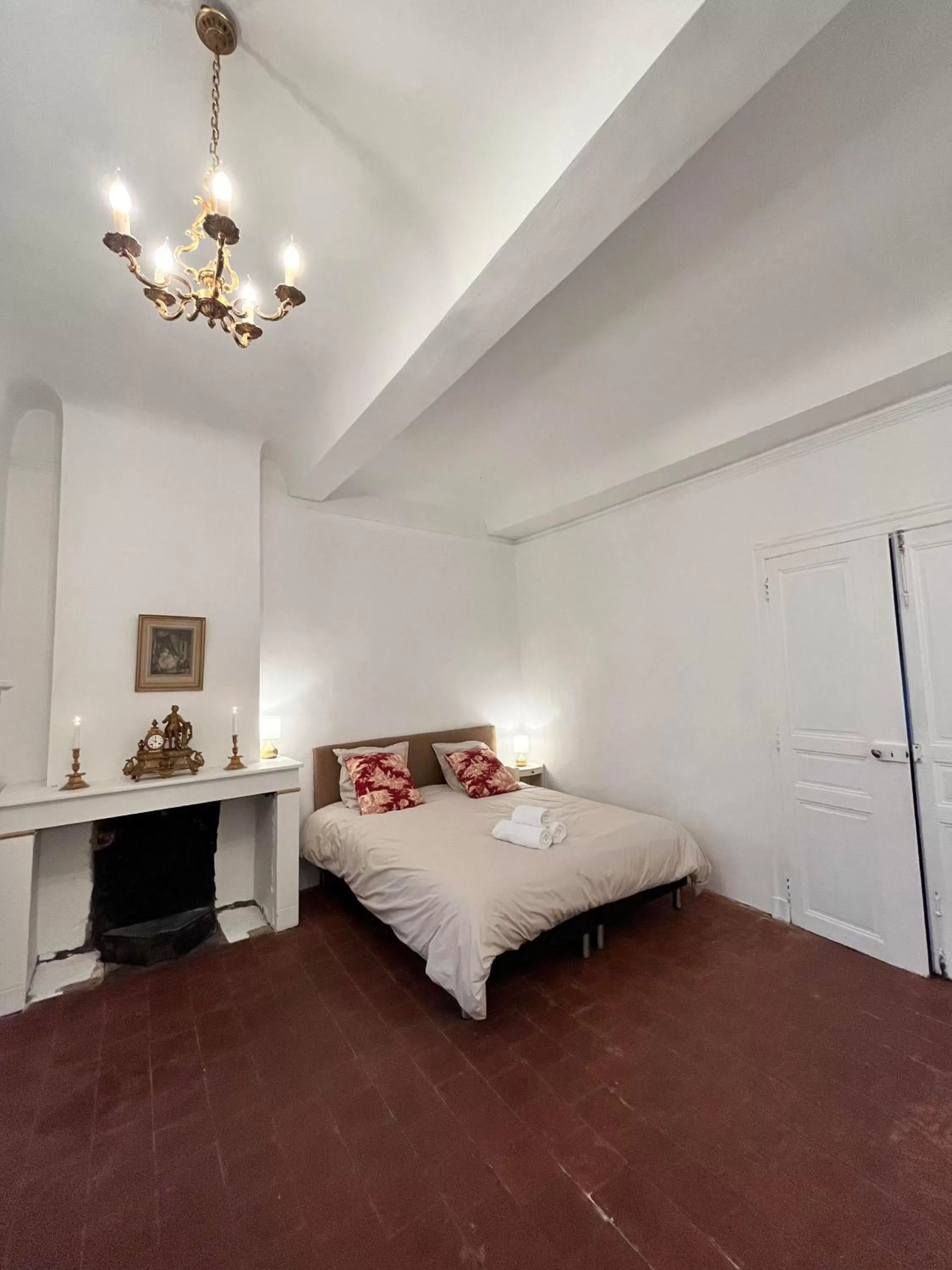 Bed in La tour de Pezene