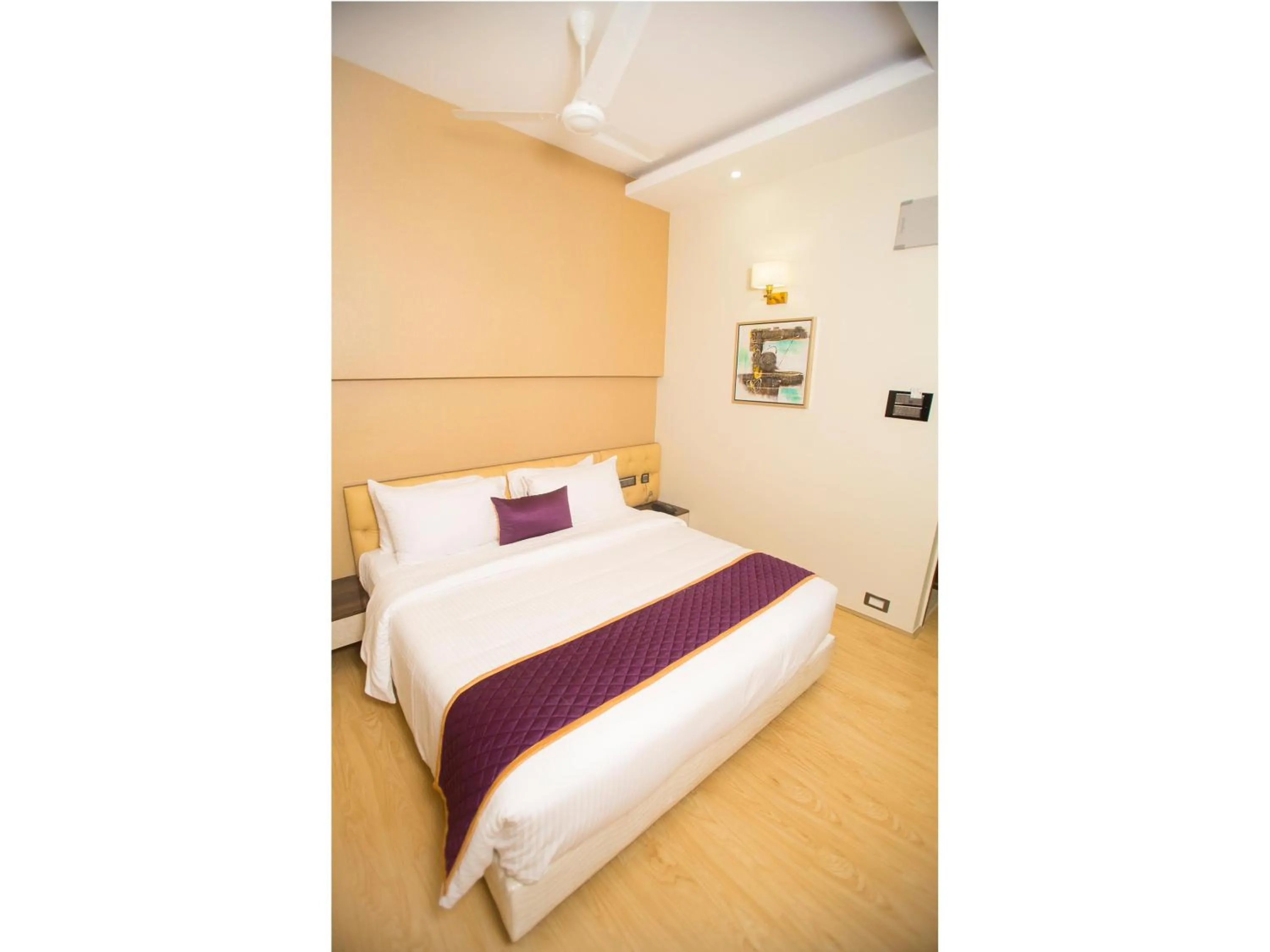 Bedroom, Bed in ST Parklane Airport Hotel Chennai