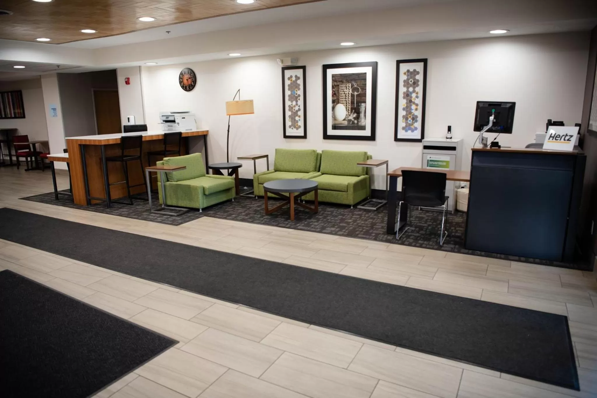 Lobby or reception in Holiday Inn Express Winfield - Teays Valley by IHG
