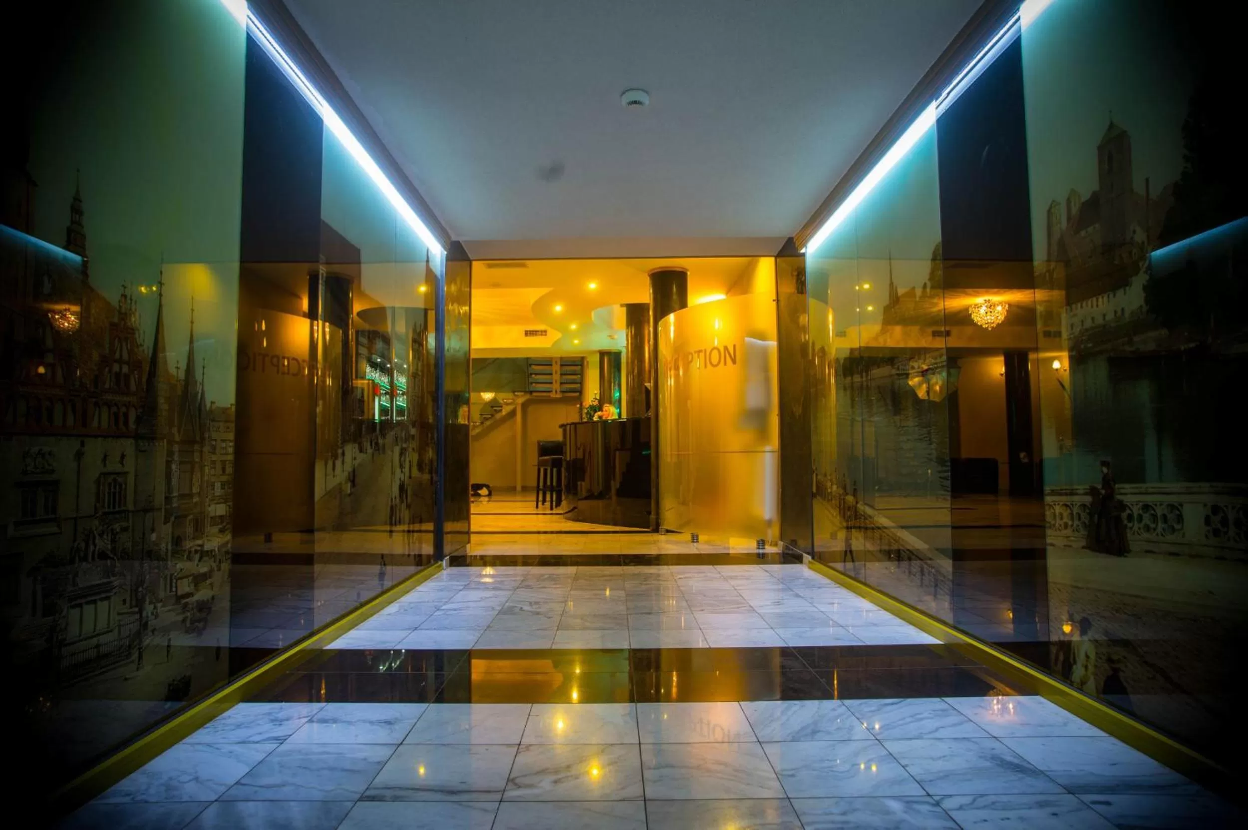 Lobby or reception in Hotel Sofia by The Railway Station Wroclaw