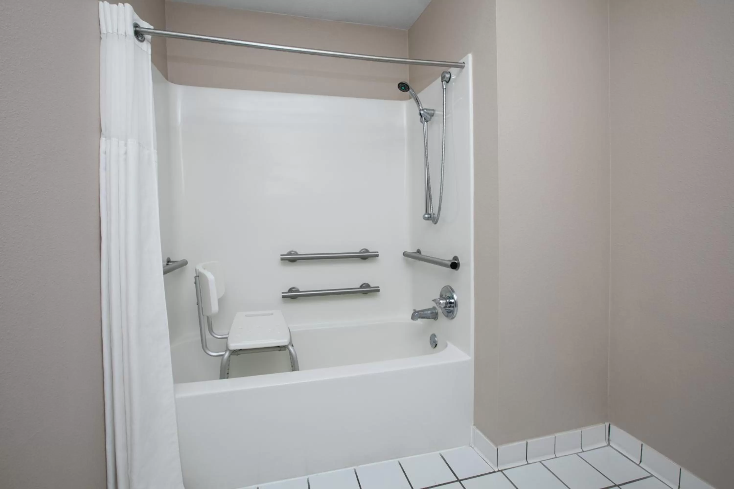 Shower in Quality Inn Lawton near Fort Sill