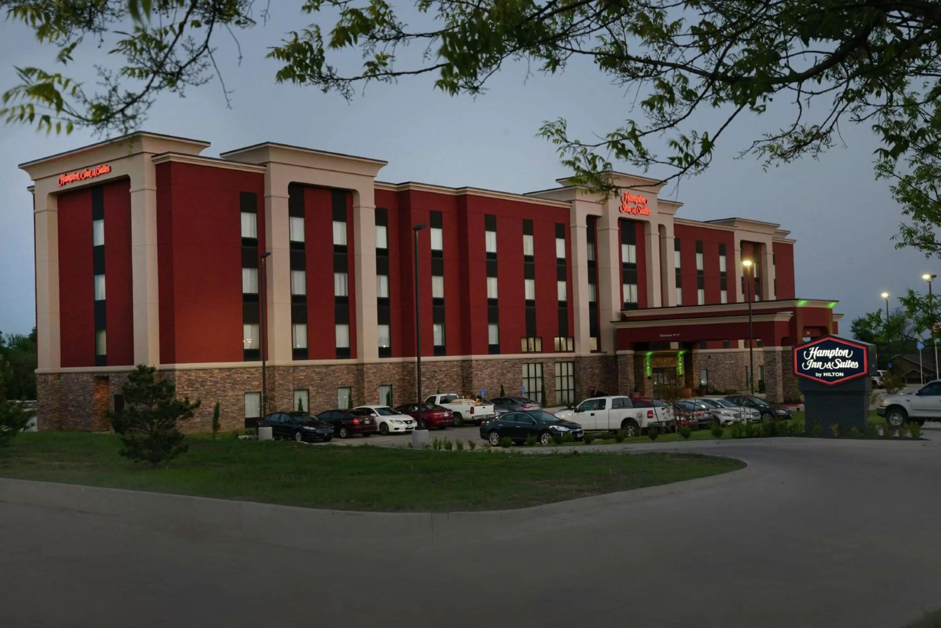 Property building in Hampton Inn & Suites Ponca City