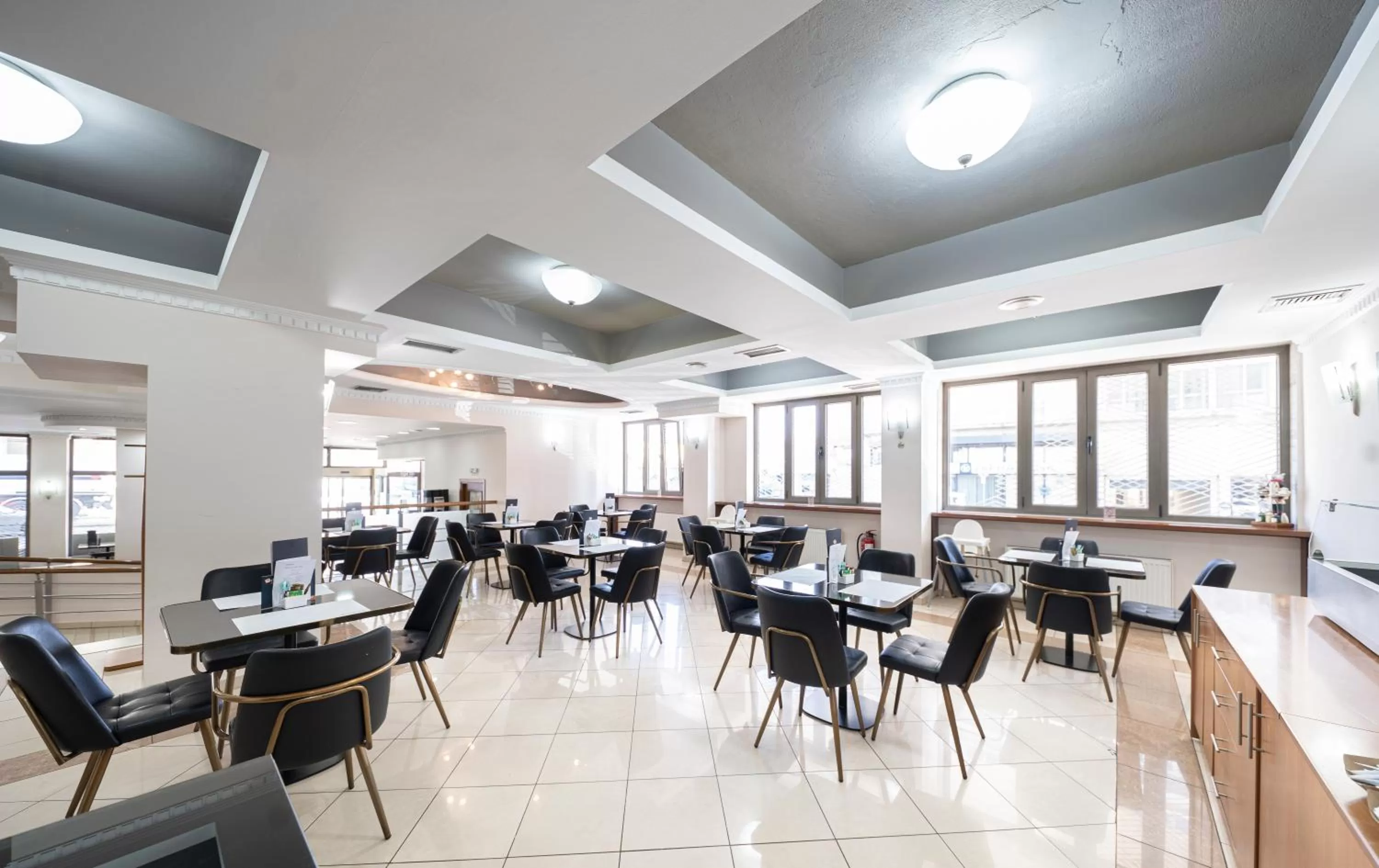 Restaurant/places to eat in Rotonda Hotel