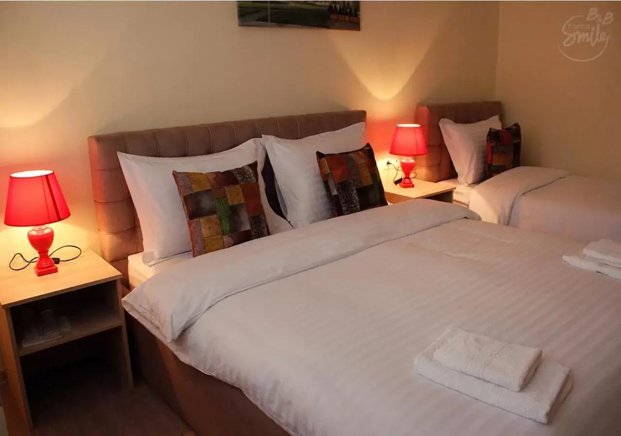 Family Room with Private Bathroom in KorcaSmileHotel Family Room with Private Bathroom in KorcaSmileHotel