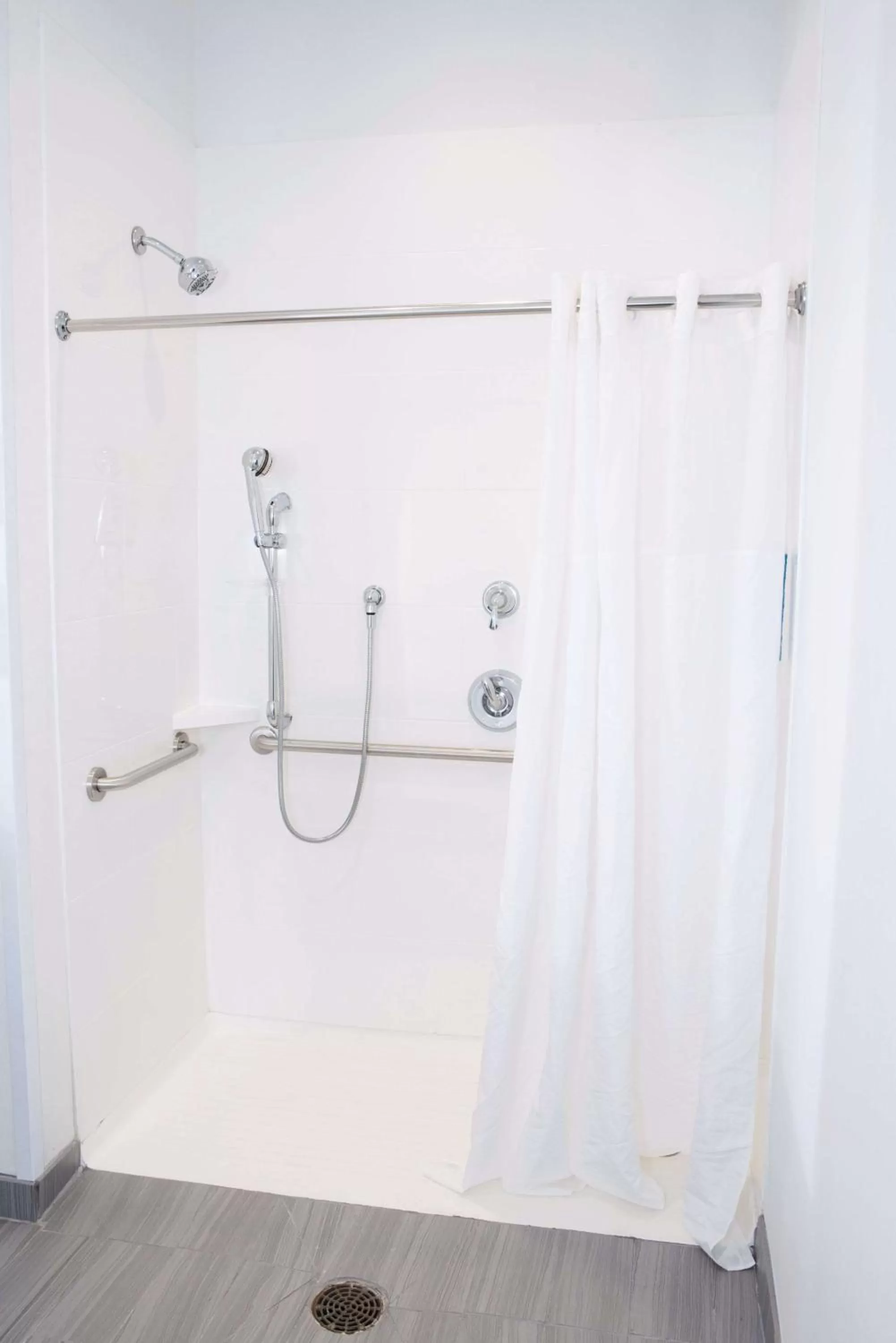 Bathroom in Hampton Inn & Suites Des Moines/Urbandale Ia