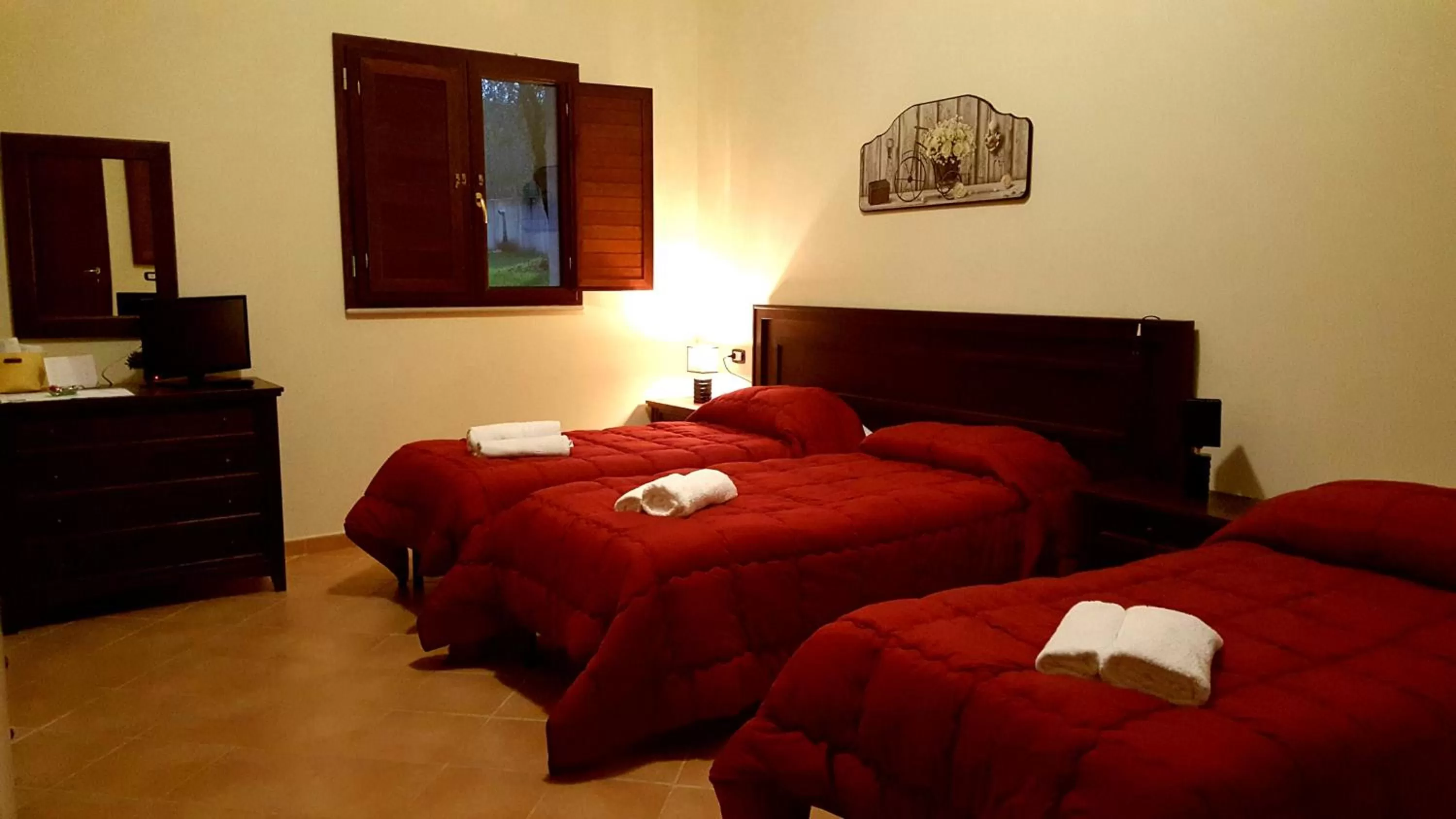 Photo of the whole room, Bed in Green Park Hotel & Residence