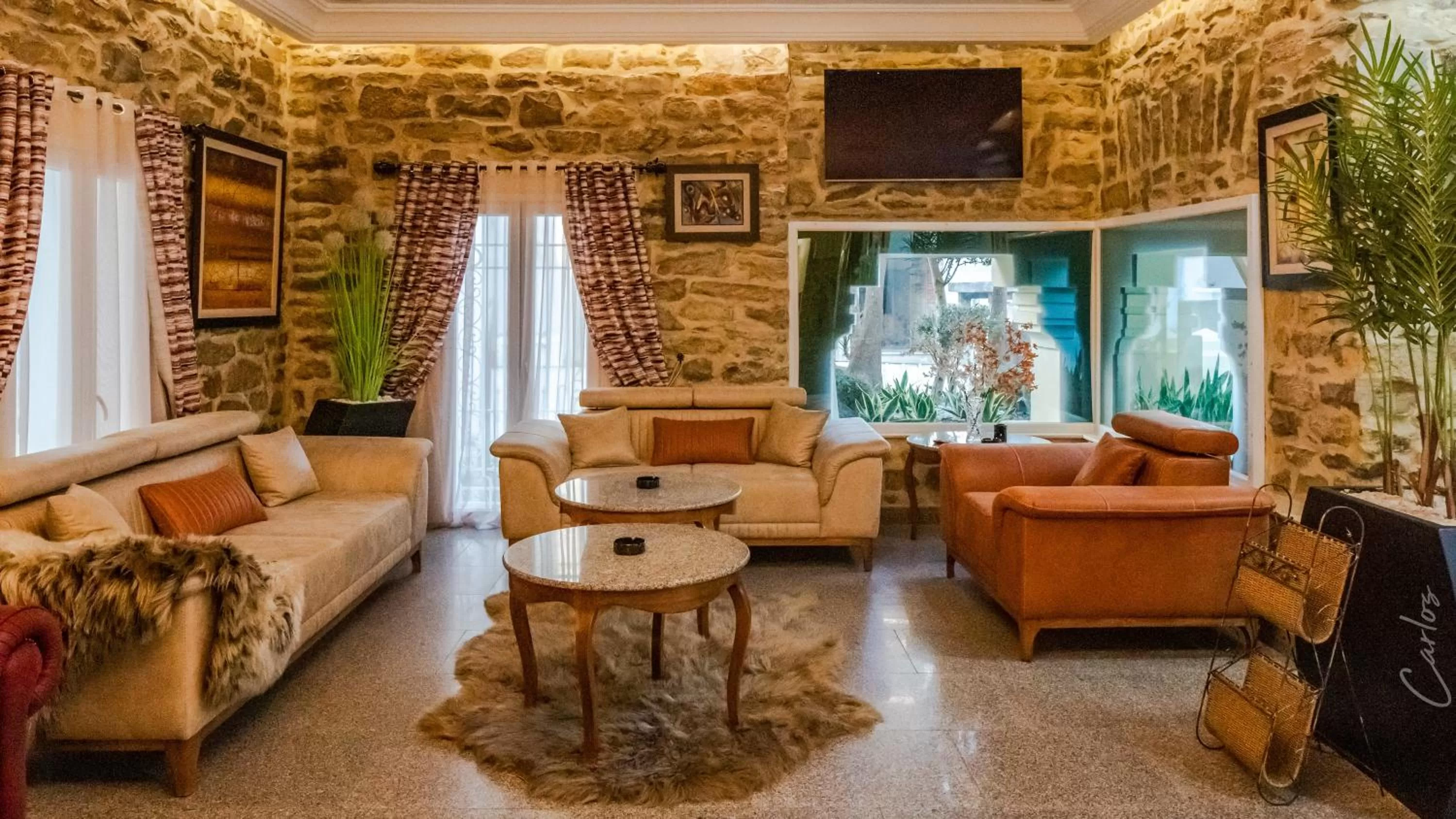 Living room in HOTEL LAFAYETTE