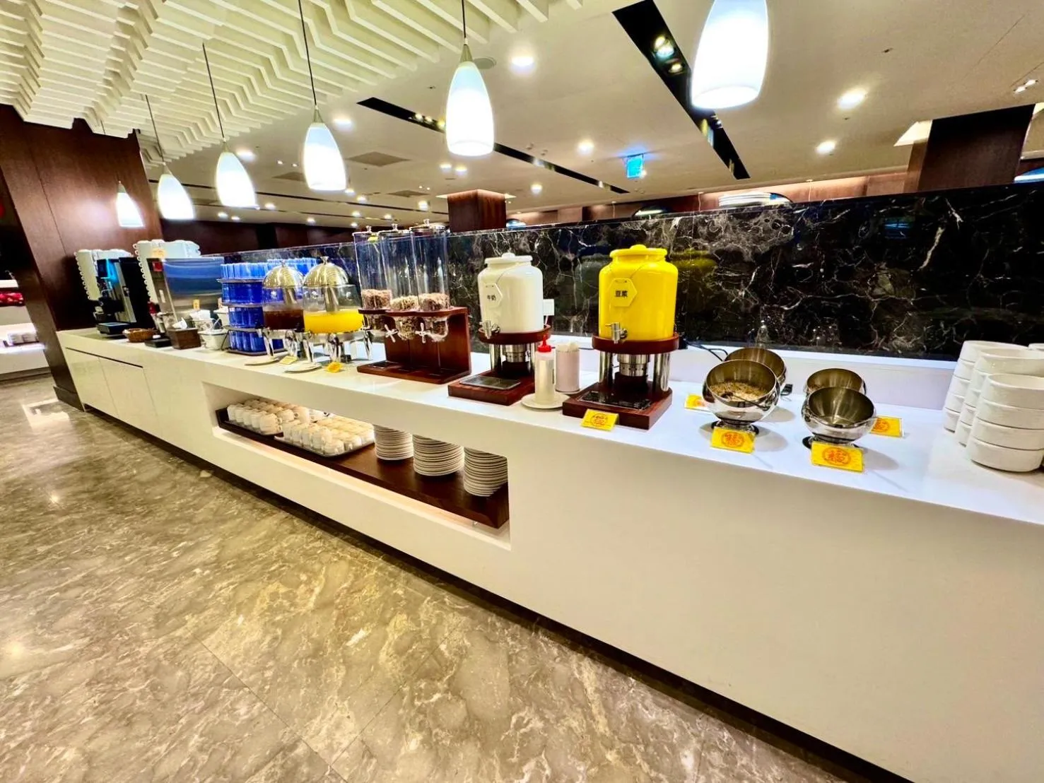 Food and drinks in Best Hotel