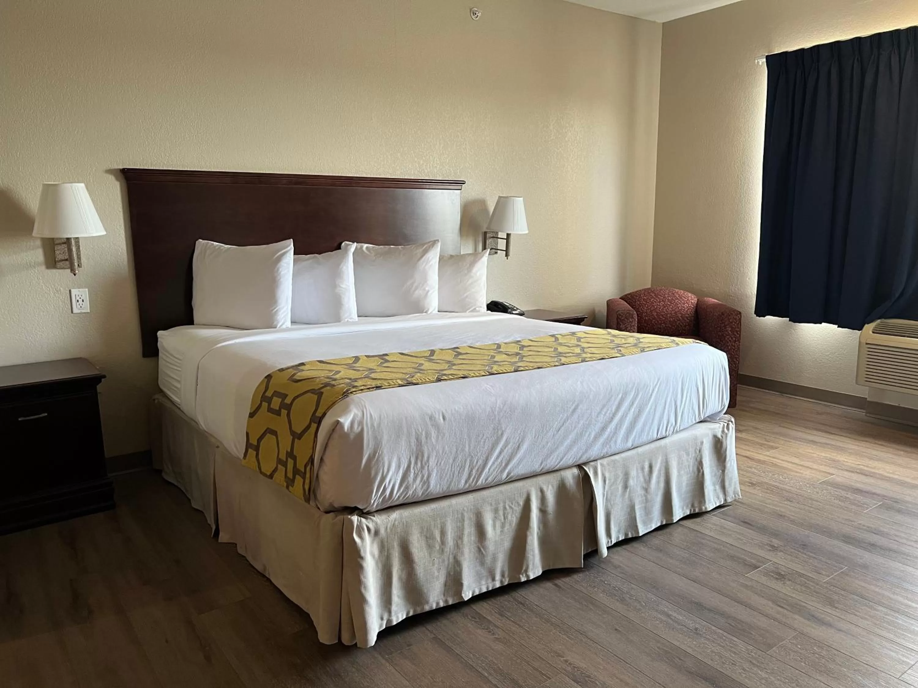 Bed in Baymont by Wyndham Houston Brookhollow