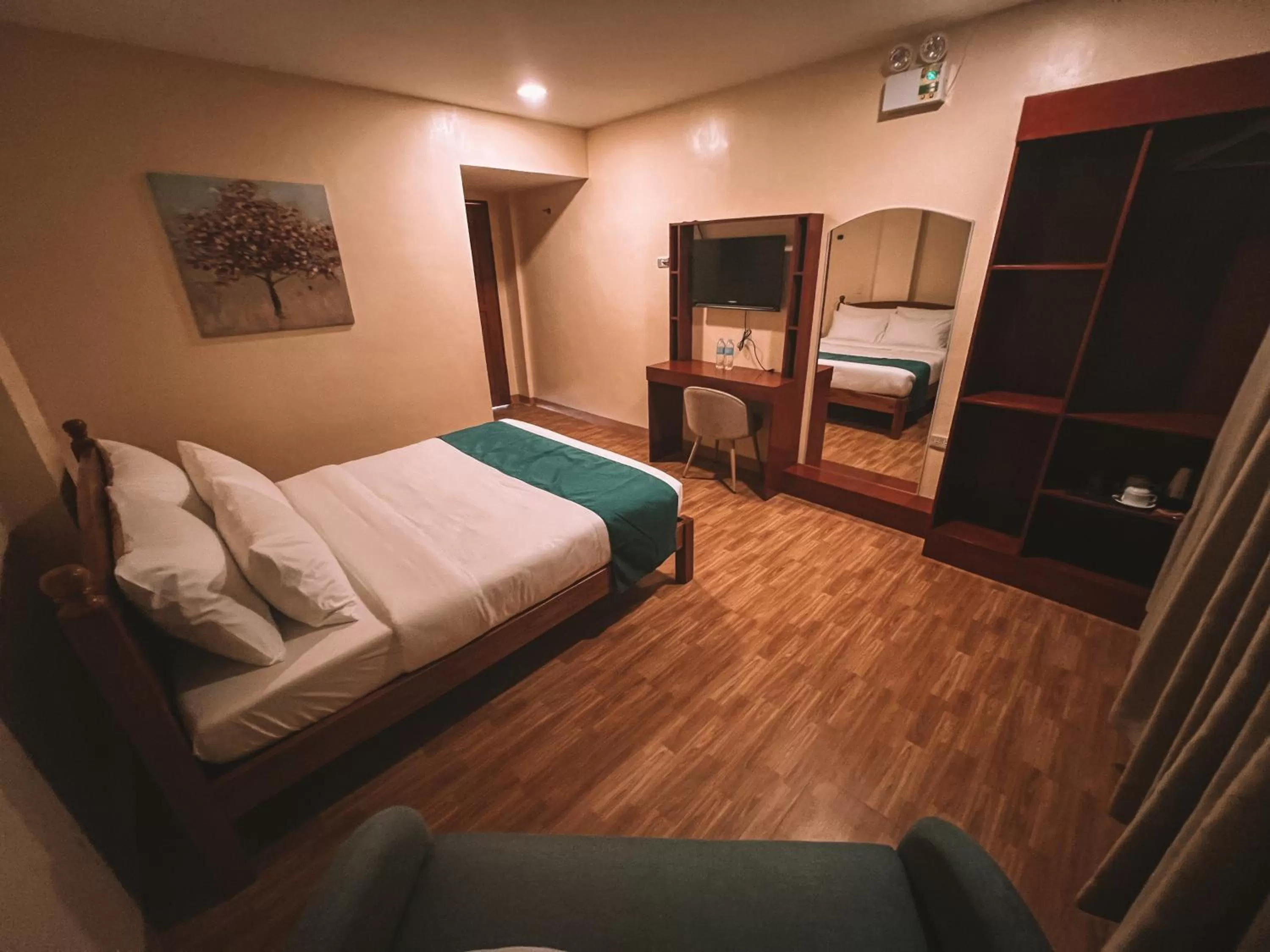 Bedroom, Bed in Rufana Suites