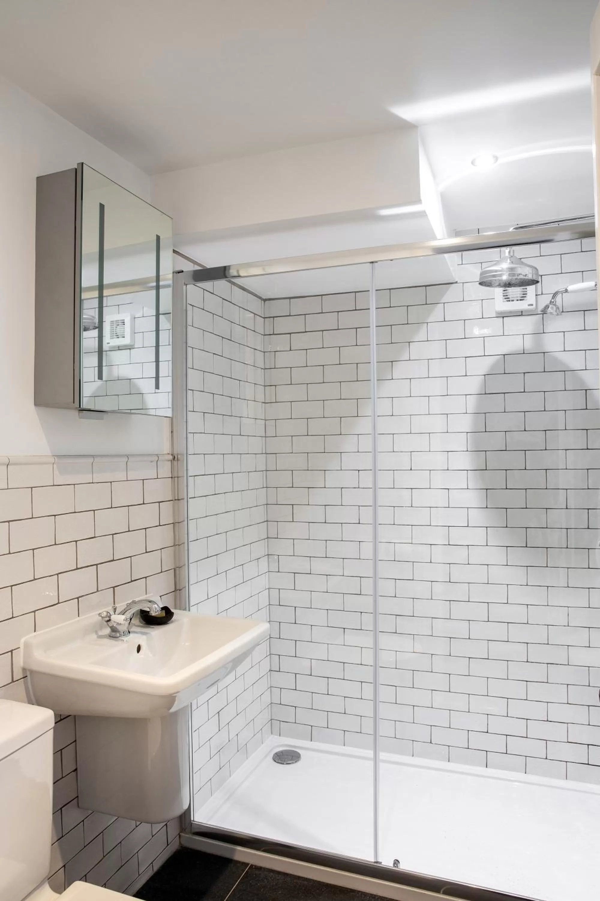 Bathroom in The Black Bull Inn