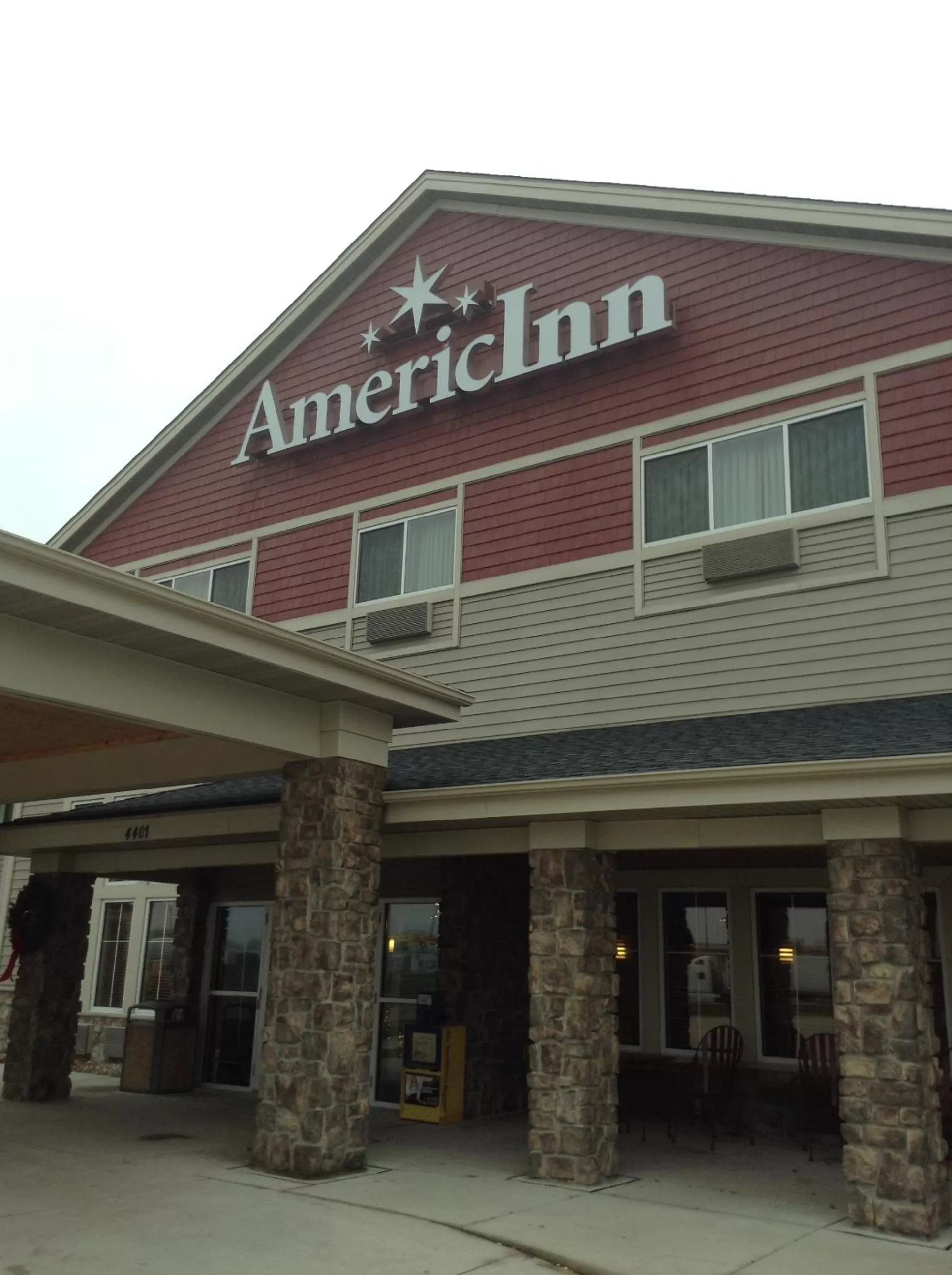 Facade/entrance in AmericInn by Wyndham Newton